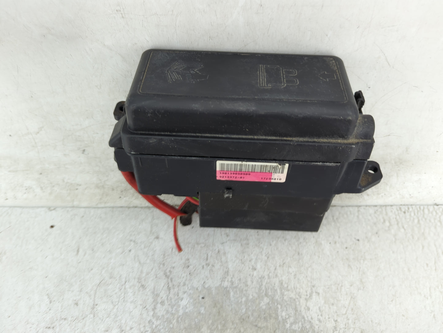 2010-2011 Mini Cooper Fusebox Fuse Box Panel Relay Module P/N:9213372-01 Fits Fits 2010 2011 OEM Used Auto Parts - Oemusedau