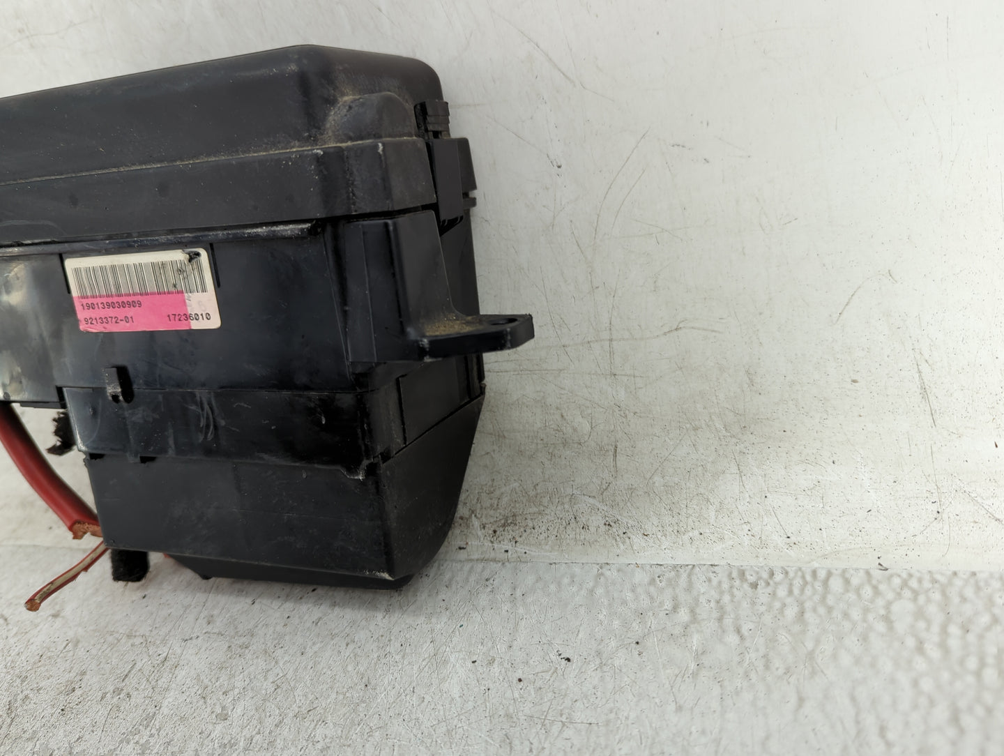 2010-2011 Mini Cooper Fusebox Fuse Box Panel Relay Module P/N:9213372-01 Fits Fits 2010 2011 OEM Used Auto Parts - Oemusedau