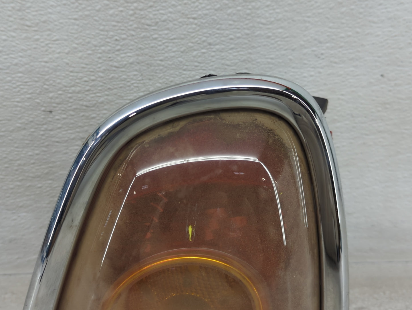 2010 Mini Cooper Tail Light Assembly Passenger Right OEM P/N:2757012 2757010 Fits OEM Used Auto Parts - Oemusedautoparts1.co