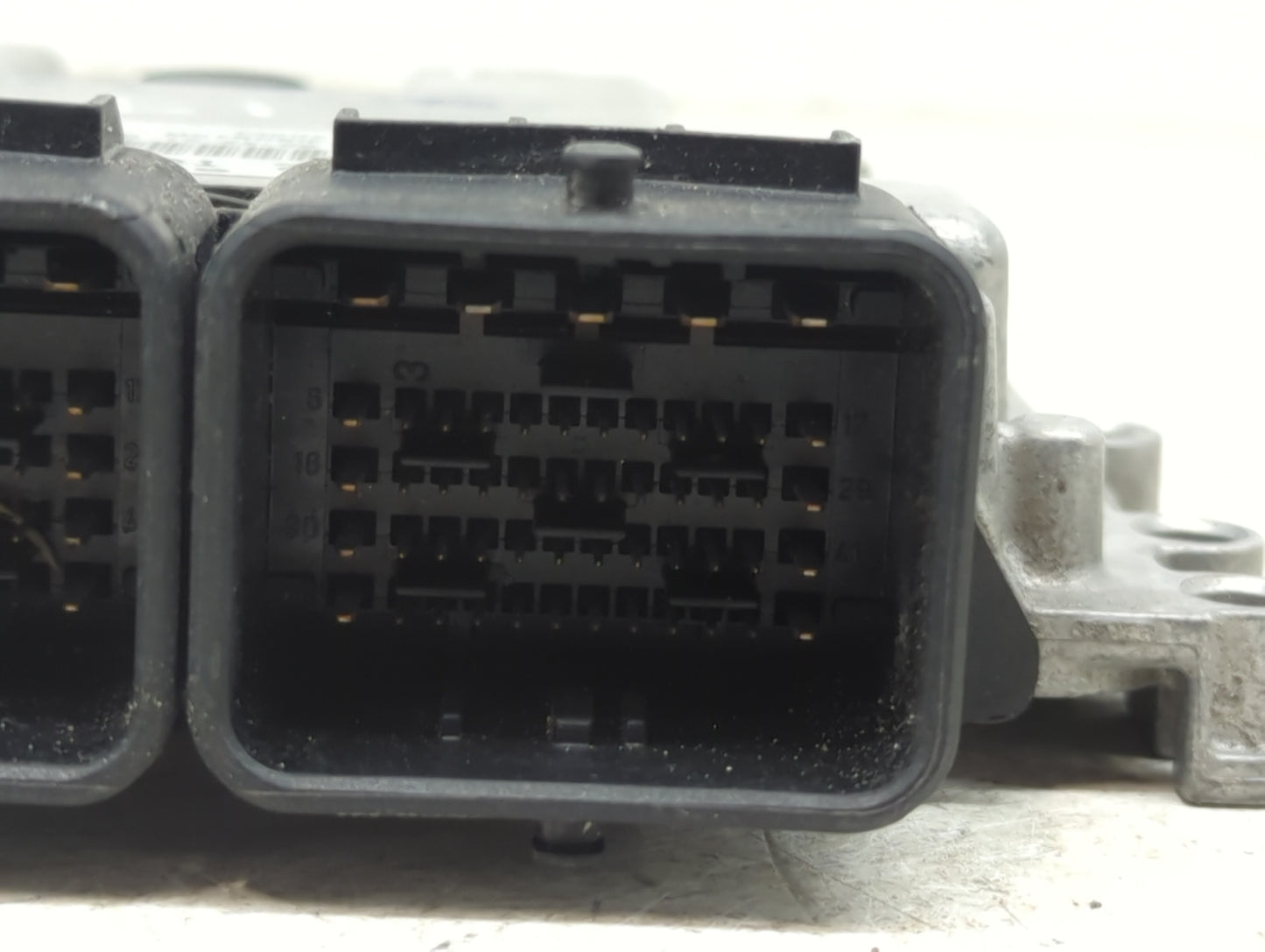 2009-2010 Mini Cooper PCM Engine Control Computer ECU ECM PCU OEM P/N:0261S05793 DME7601759-01, 170136065 Fits Fits 2009 201