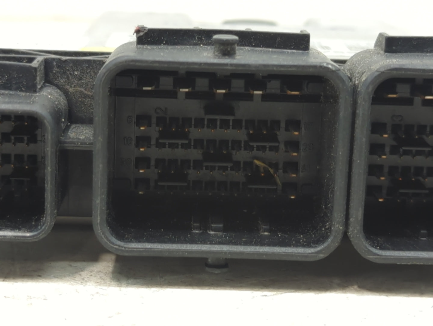2009-2010 Mini Cooper PCM Engine Control Computer ECU ECM PCU OEM P/N:0261S05793 DME7601759-01, 170136065 Fits Fits 2009 201