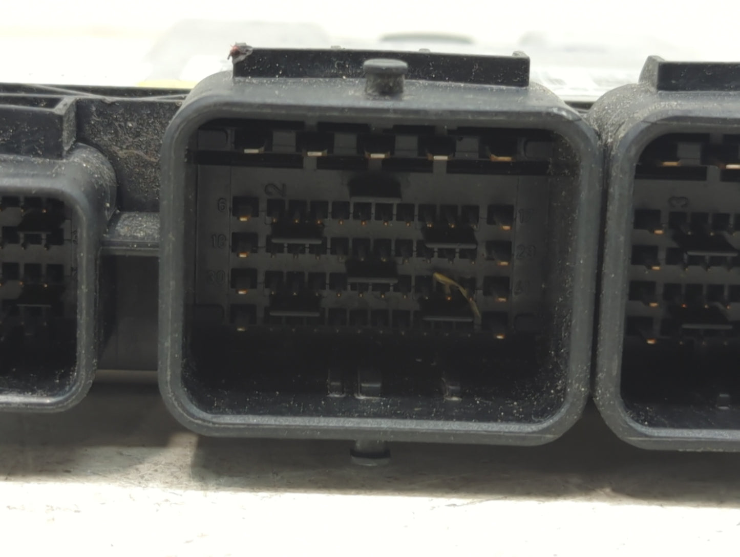 2009-2010 Mini Cooper PCM Engine Control Computer ECU ECM PCU OEM P/N:0261S05793 DME7601759-01, 170136065 Fits Fits 2009 201