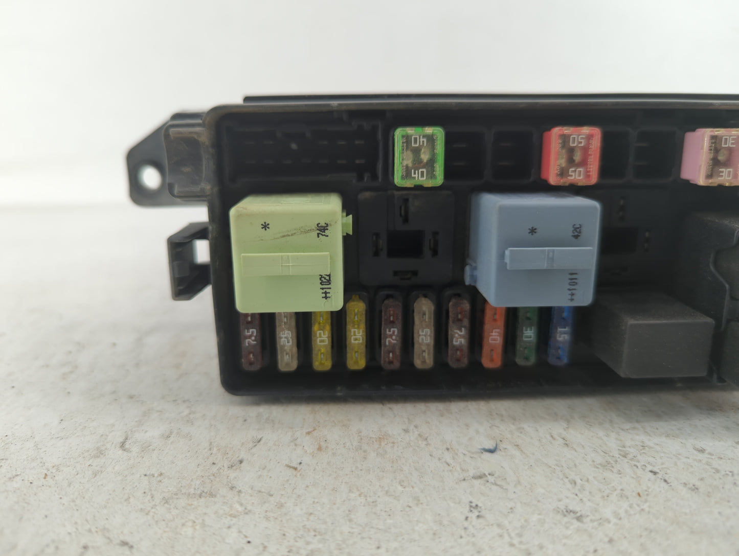 2010-2011 Mini Cooper Fusebox Fuse Box Panel Relay Module P/N:9213372 3455527 Fits Fits 2010 2011 OEM Used Auto Parts - Oemu