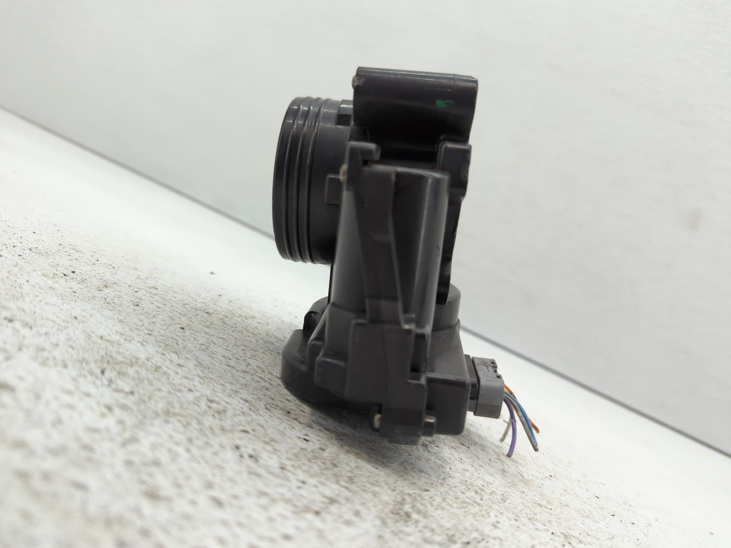 2008-2013 Mini Cooper Throttle Body P/N:757669780-04 760491980-01, 757669780-05 Fits Fits 2008 2009 2010 2011 2012 2013 OEM 