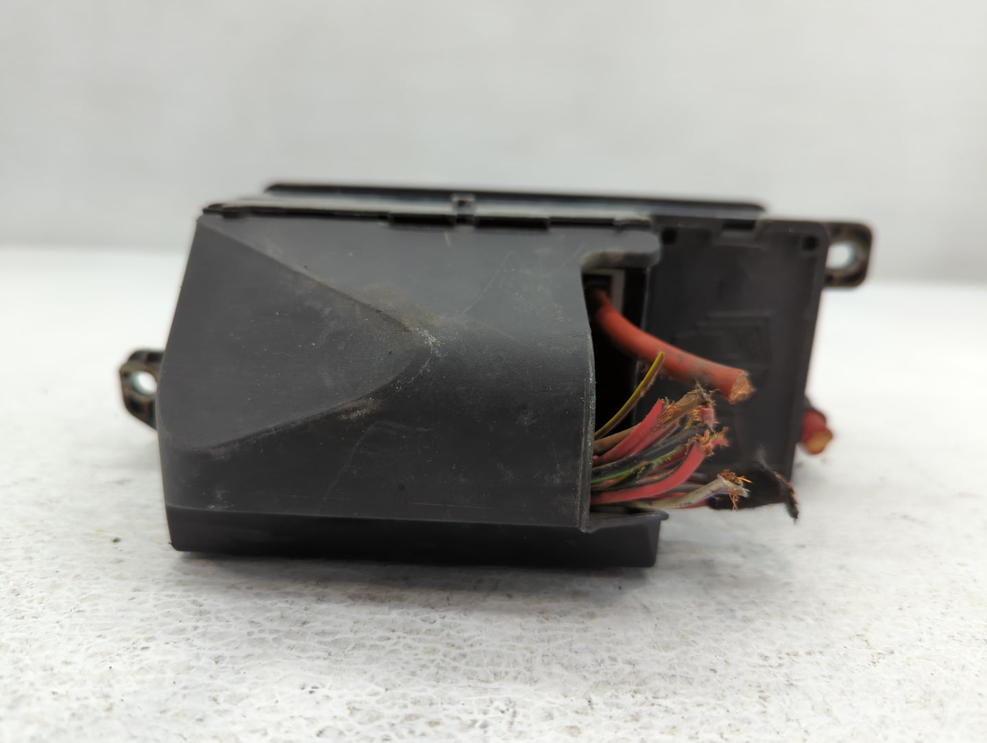 2010-2011 Mini Cooper Fusebox Fuse Box Panel Relay Module P/N:142664 9213374-01 Fits Fits 2010 2011 OEM Used Auto Parts - Oe