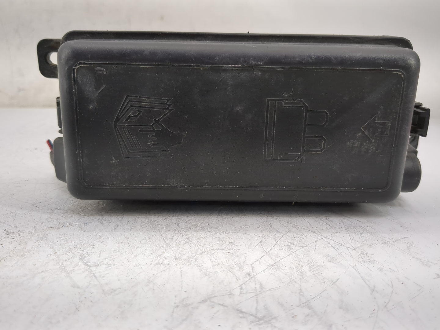 2010 Mini Cooper Clubman Fusebox Fuse Box Panel Relay Module Fits Fits 2011 OEM Used Auto Parts - Oemusedautoparts1.com