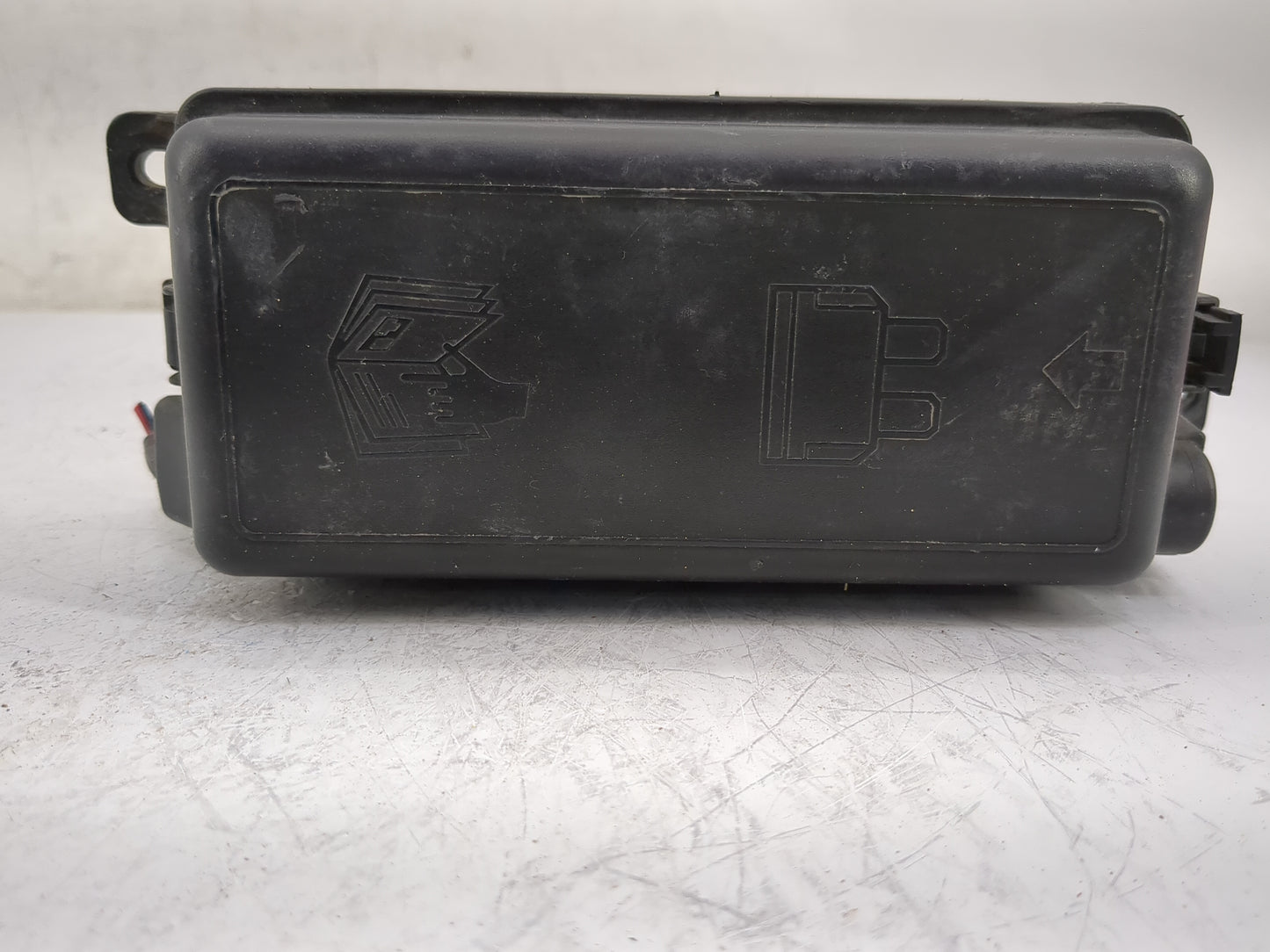 2010 Mini Cooper Clubman Fusebox Fuse Box Panel Relay Module Fits Fits 2011 OEM Used Auto Parts - Oemusedautoparts1.com