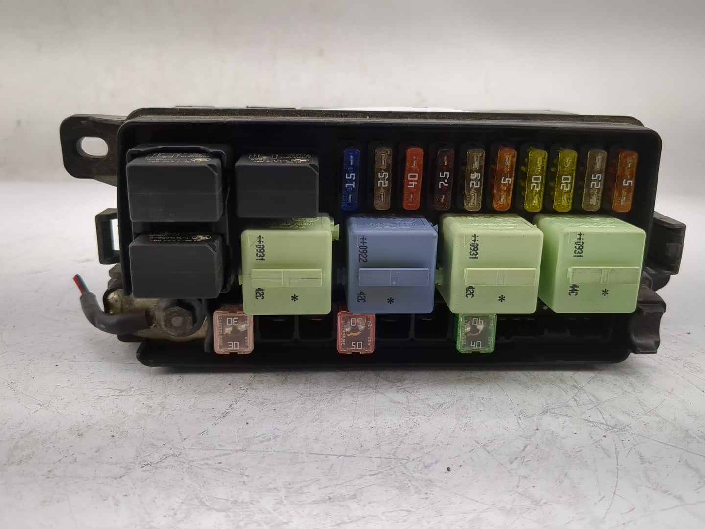2010 Mini Cooper Clubman Fusebox Fuse Box Panel Relay Module Fits Fits 2011 OEM Used Auto Parts - Oemusedautoparts1.com
