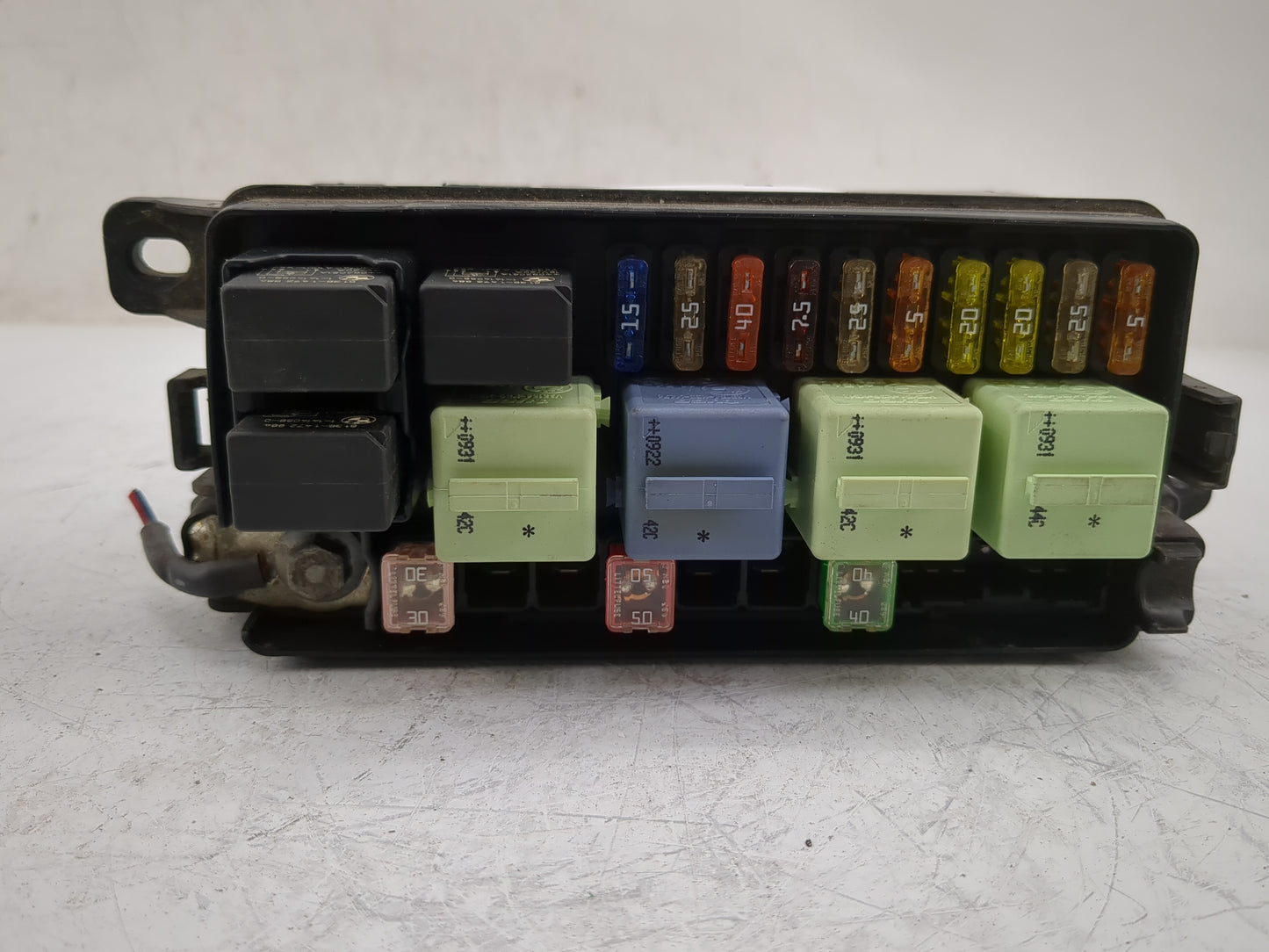 2010 Mini Cooper Clubman Fusebox Fuse Box Panel Relay Module Fits Fits 2011 OEM Used Auto Parts - Oemusedautoparts1.com
