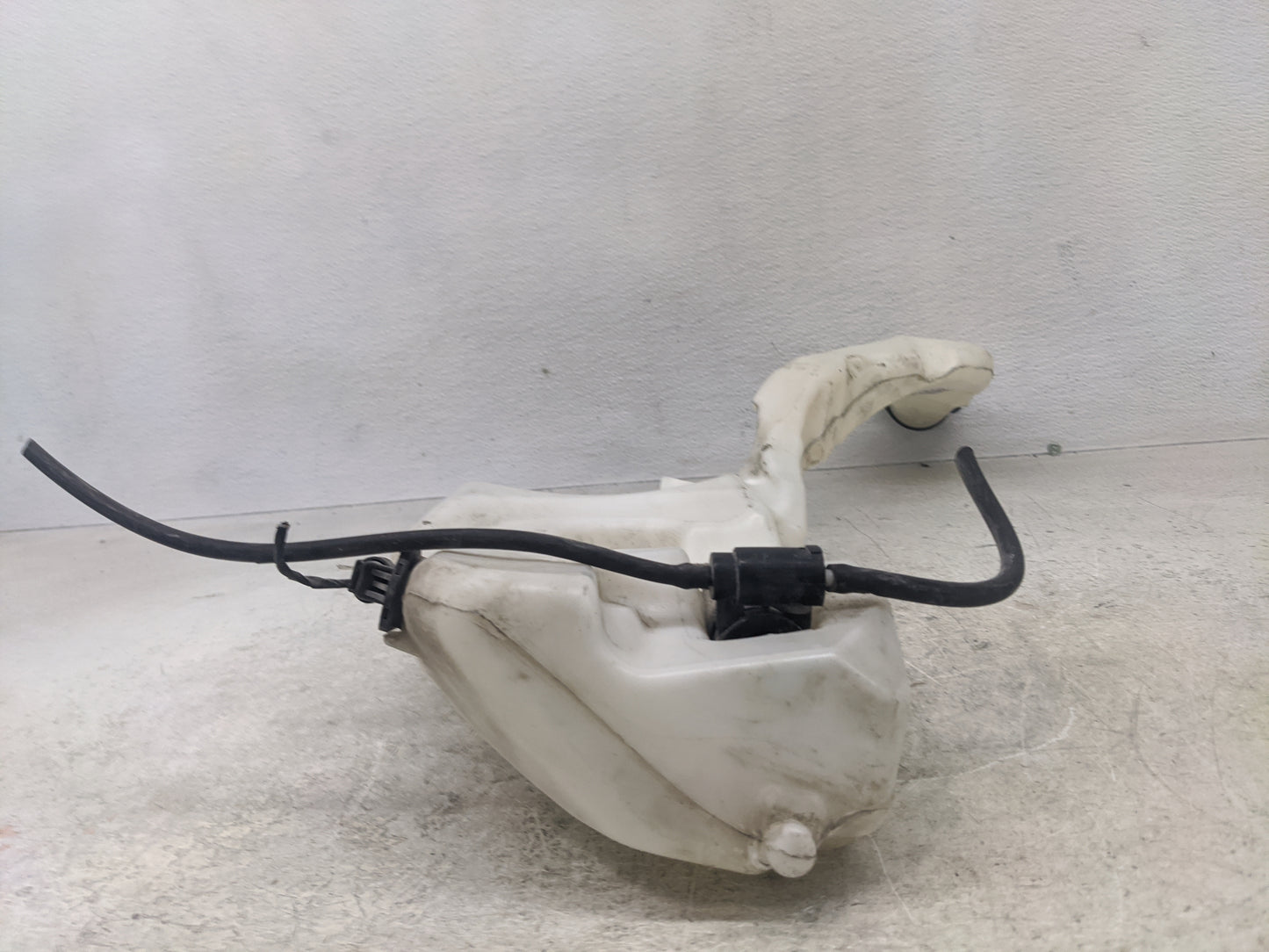 Mini Cooper Clubman Windshield Washer Fluid Reservoir Bottle Oem - Oemusedautoparts1.com