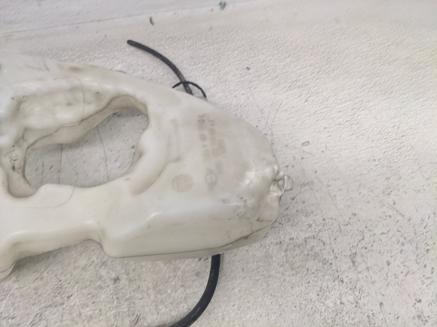 Mini Cooper Clubman Windshield Washer Fluid Reservoir Bottle Oem - Oemusedautoparts1.com