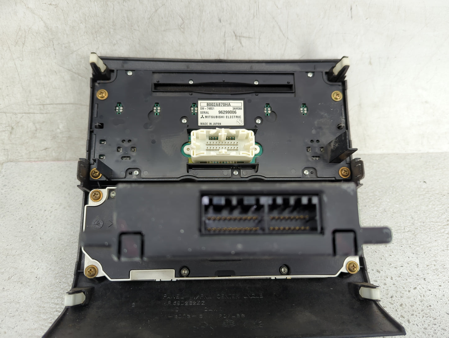 2009-2012 Mitsubishi Galant Radio AM FM Cd Player Receiver Replacement P/N:8002A870HA SW-748G1 Fits Fits 2009 2010 2011 2012