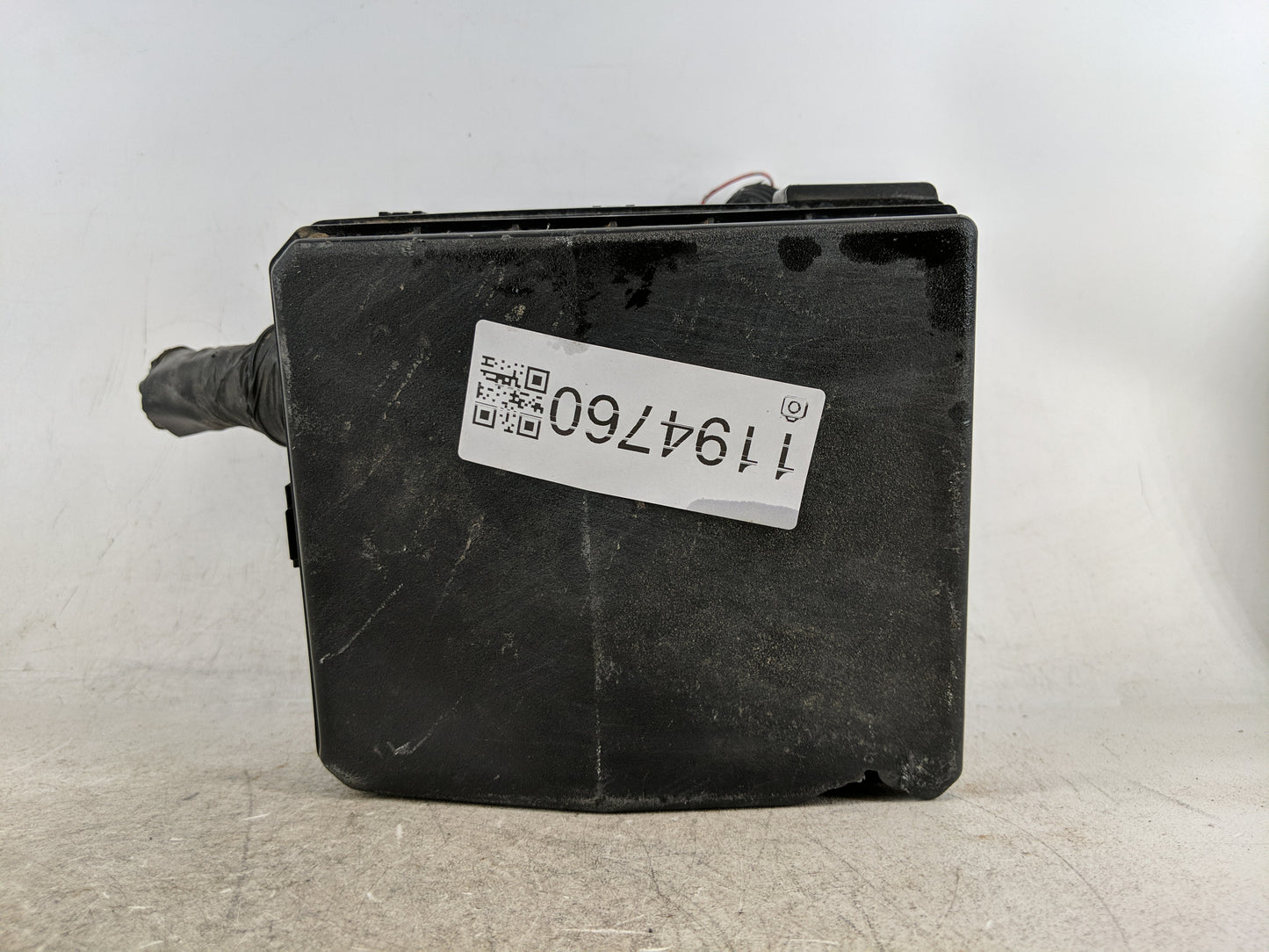 2009-2010 Mitsubishi Lancer Fusebox Fuse Box Panel Relay Module P/N:PR061-02000 Fits Fits 2009 2010 OEM Used Auto Parts - Oe