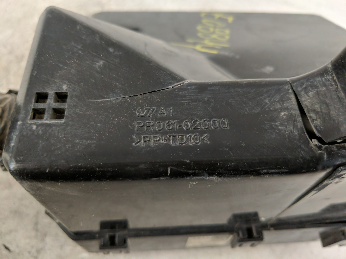 2009-2010 Mitsubishi Lancer Fusebox Fuse Box Panel Relay Module P/N:PR061-02000 Fits Fits 2009 2010 OEM Used Auto Parts - Oe