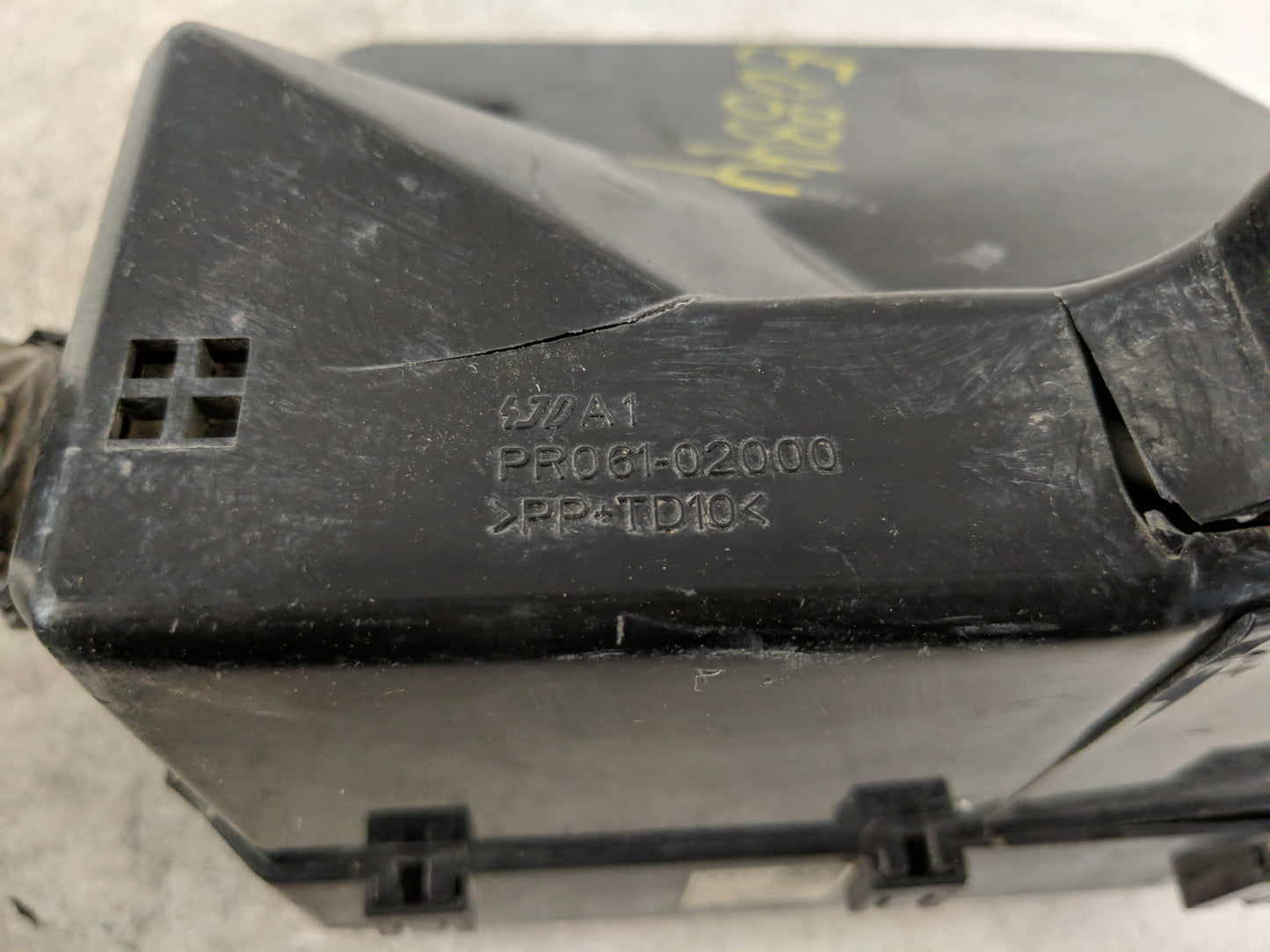 2009-2010 Mitsubishi Lancer Fusebox Fuse Box Panel Relay Module P/N:PR061-02000 Fits Fits 2009 2010 OEM Used Auto Parts - Oe