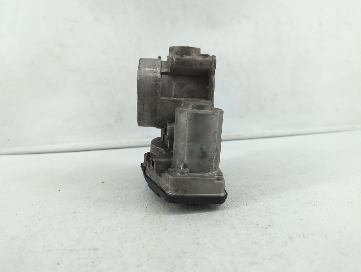 2010 Mitsubishi Lancer Throttle Body P/N:DS7Z-A DS7Z-D, DS7E-9F991-AJ Fits Fits 2009 2011 2012 OEM Used Auto Parts - Oemused