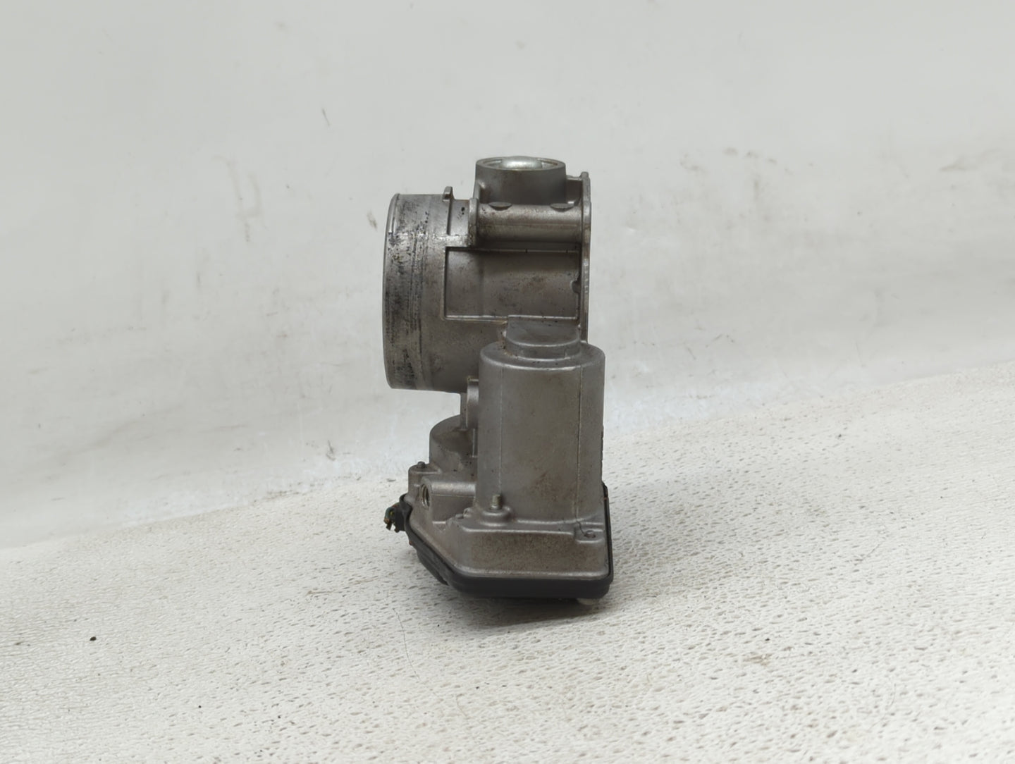 2010 Mitsubishi Lancer Throttle Body P/N:DS7E-9F991-AF DS7Z-A, DS7Z-D, DS7E-9F991-AJ Fits Fits 2009 2011 2012 OEM Used Auto 