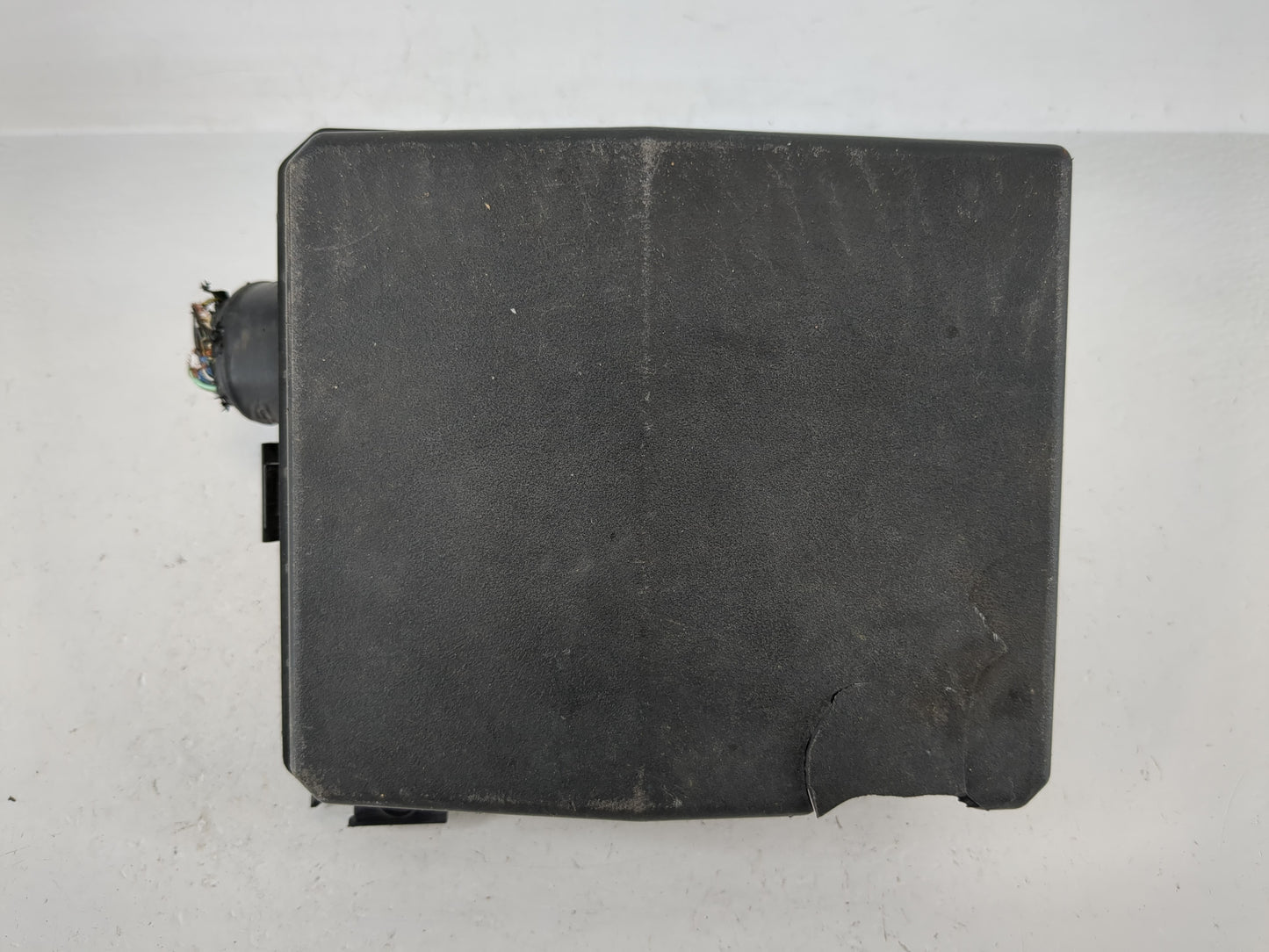 2010 Mitsubishi Outlander Fusebox Fuse Box Panel Relay Module P/N:8565A024 Fits OEM Used Auto Parts - Oemusedautoparts1.com