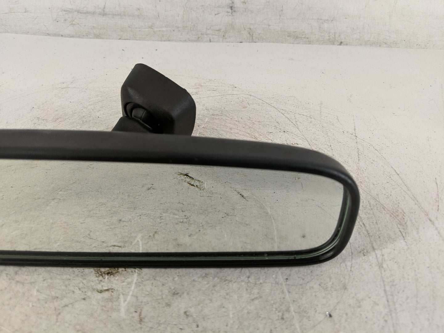 2004-2017 Mitsubishi Outlander Interior Rear View Mirror Replacement OEM P/N:E4022197 Fits OEM Used Auto Parts - Oemusedauto