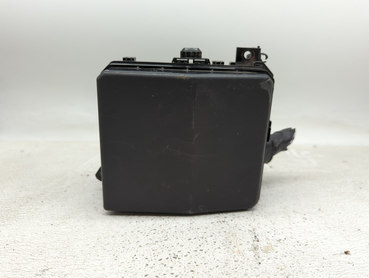 2010 Mitsubishi Outlander Fusebox Fuse Box Panel Relay Module P/N:8565A024 Fits OEM Used Auto Parts - Oemusedautoparts1.com
