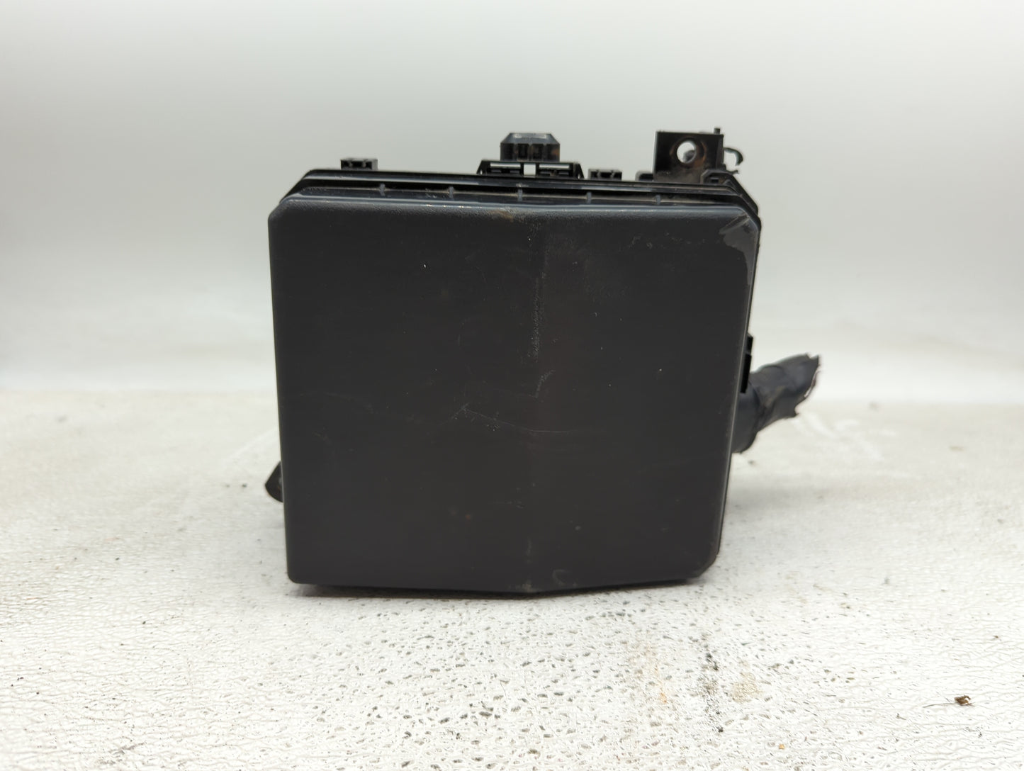 2010 Mitsubishi Outlander Fusebox Fuse Box Panel Relay Module P/N:8565A024 Fits OEM Used Auto Parts - Oemusedautoparts1.com