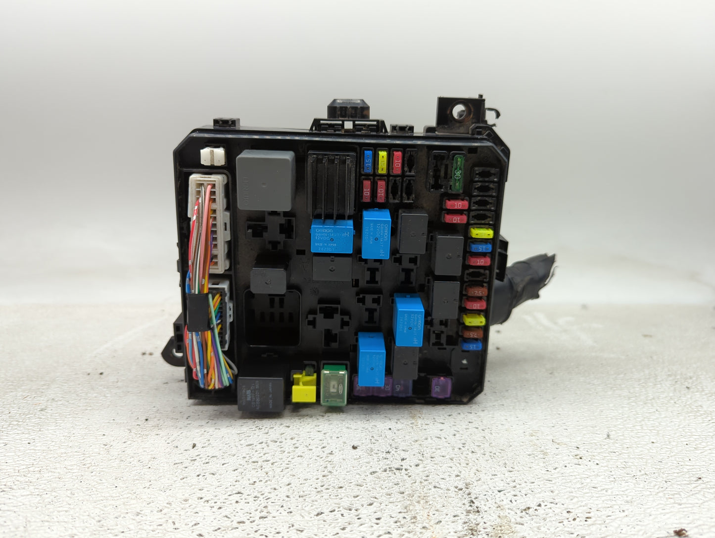 2010 Mitsubishi Outlander Fusebox Fuse Box Panel Relay Module P/N:8565A024 Fits OEM Used Auto Parts - Oemusedautoparts1.com