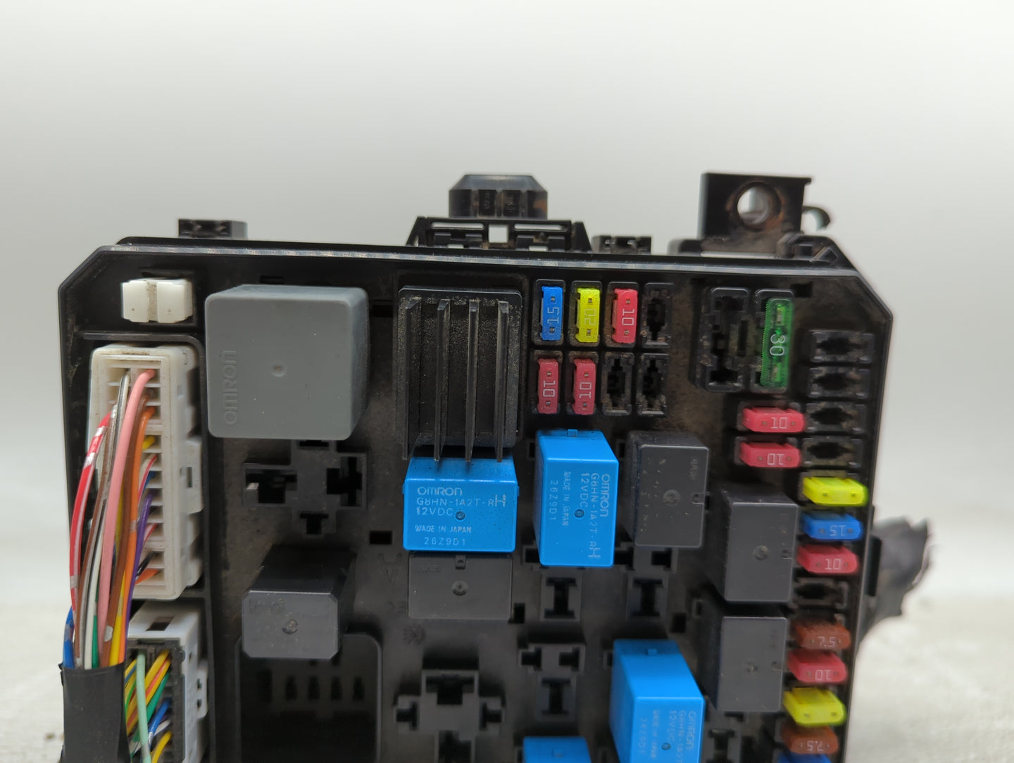 2010 Mitsubishi Outlander Fusebox Fuse Box Panel Relay Module P/N:8565A024 Fits OEM Used Auto Parts - Oemusedautoparts1.com