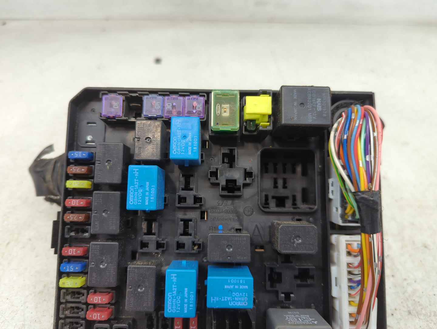 2010 Mitsubishi Outlander Fusebox Fuse Box Panel Relay Module P/N:PR061-01000 Fits OEM Used Auto Parts - Oemusedautoparts1.c
