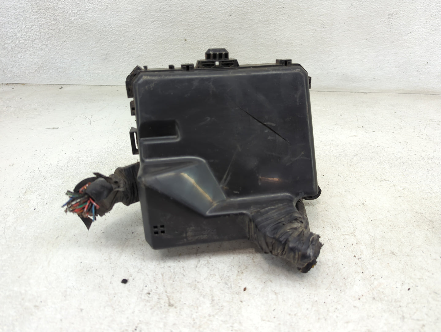 2010 Mitsubishi Outlander Fusebox Fuse Box Panel Relay Module P/N:PR061-01000 Fits OEM Used Auto Parts - Oemusedautoparts1.c