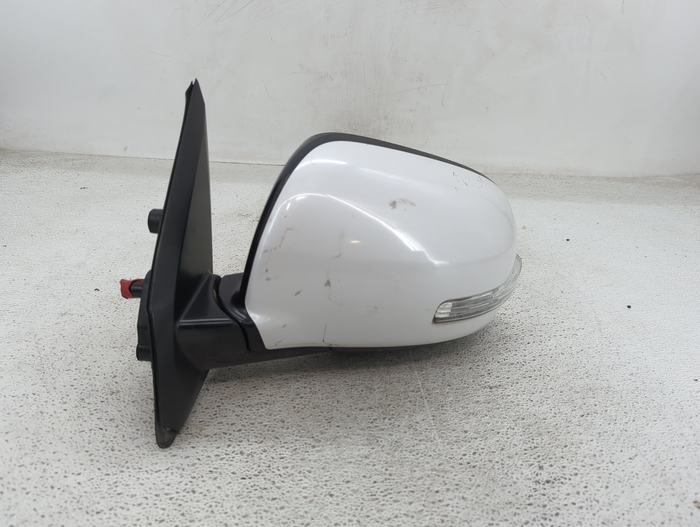 2010-2012 Mitsubishi Outlander Driver Side View Mirror - Left Door Mirror OEM Used - Oemusedautoparts1.com