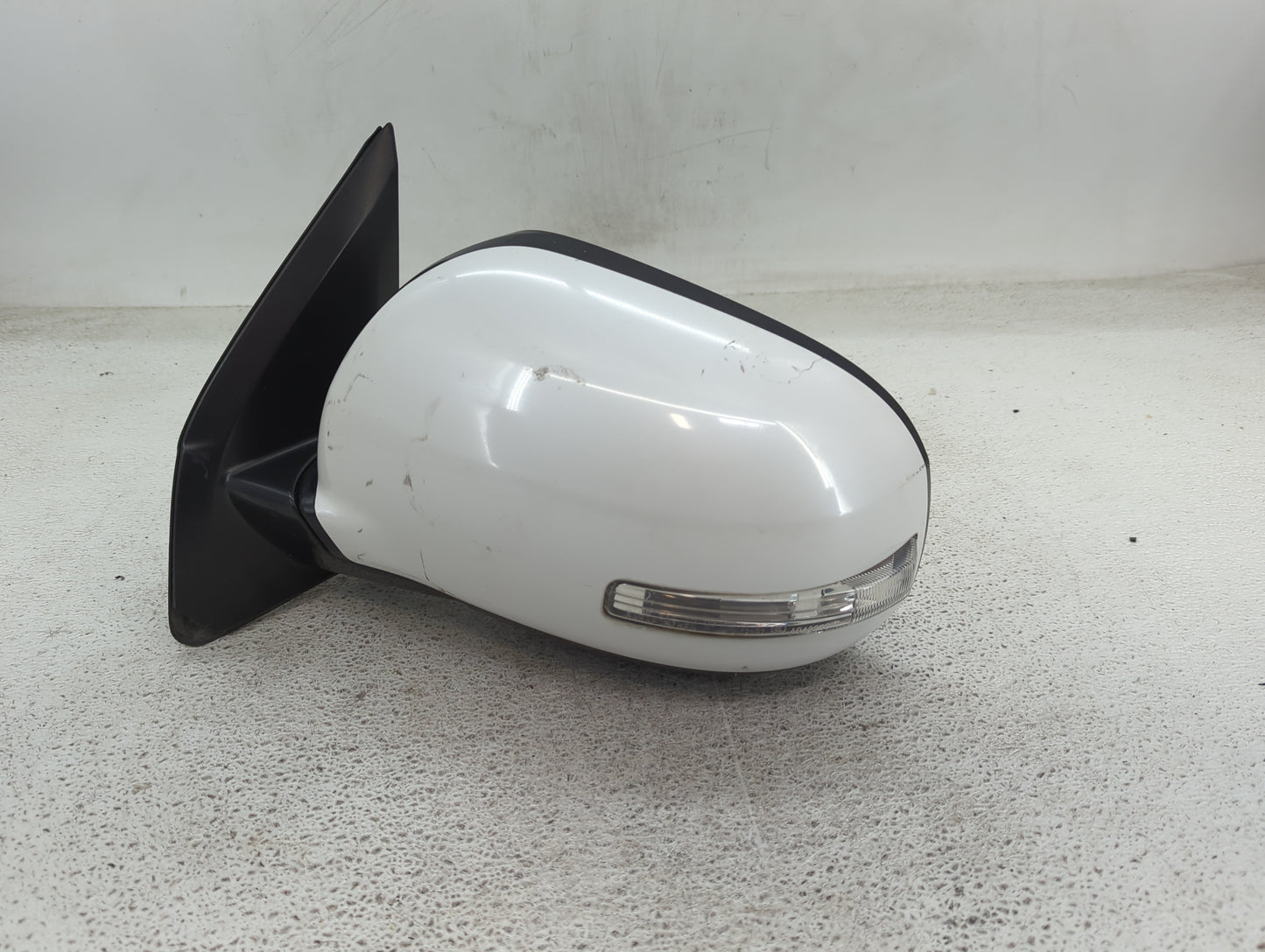 2010-2012 Mitsubishi Outlander Driver Side View Mirror - Left Door Mirror OEM Used - Oemusedautoparts1.com