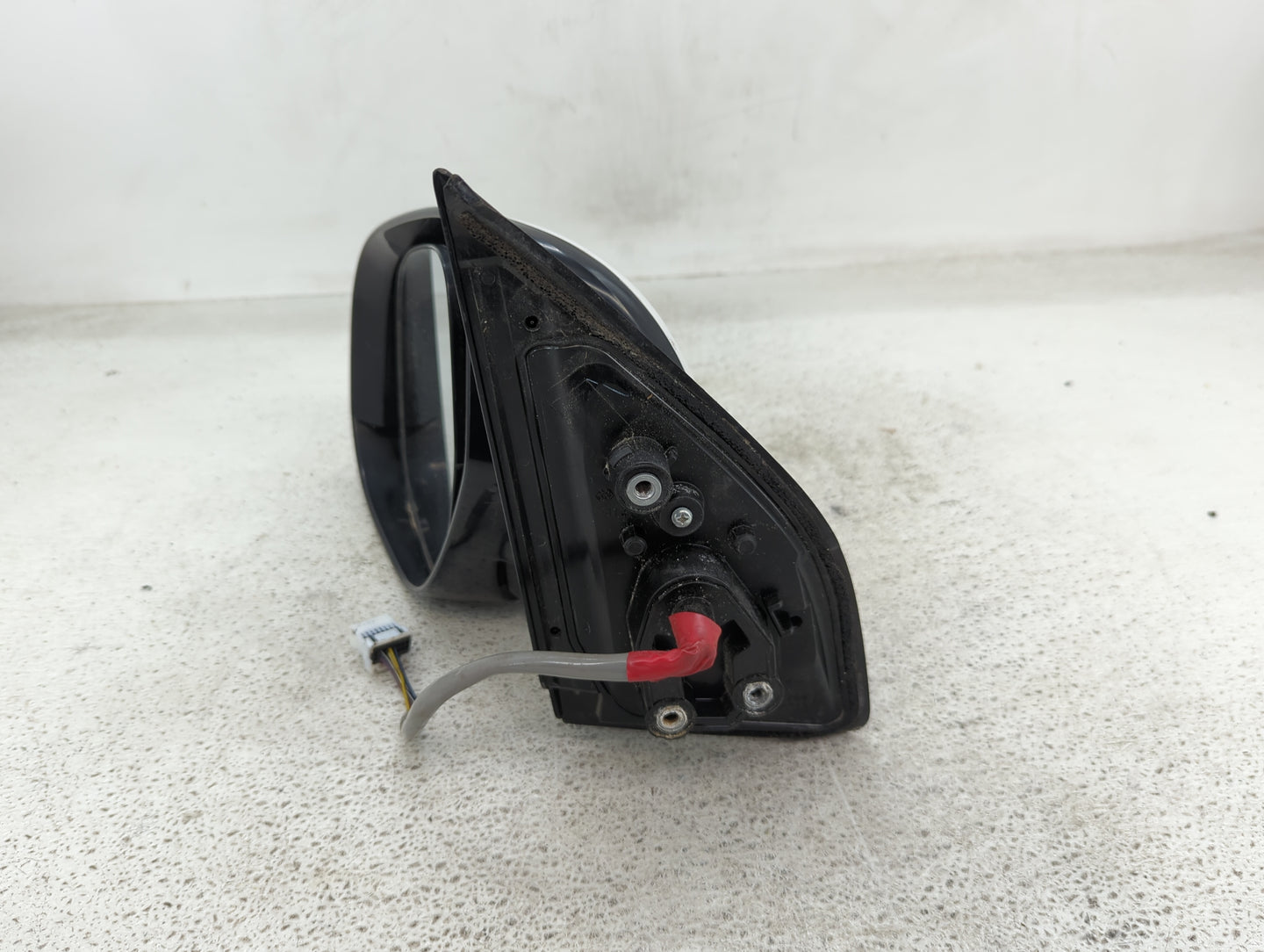 2010-2012 Mitsubishi Outlander Driver Side View Mirror - Left Door Mirror OEM Used - Oemusedautoparts1.com
