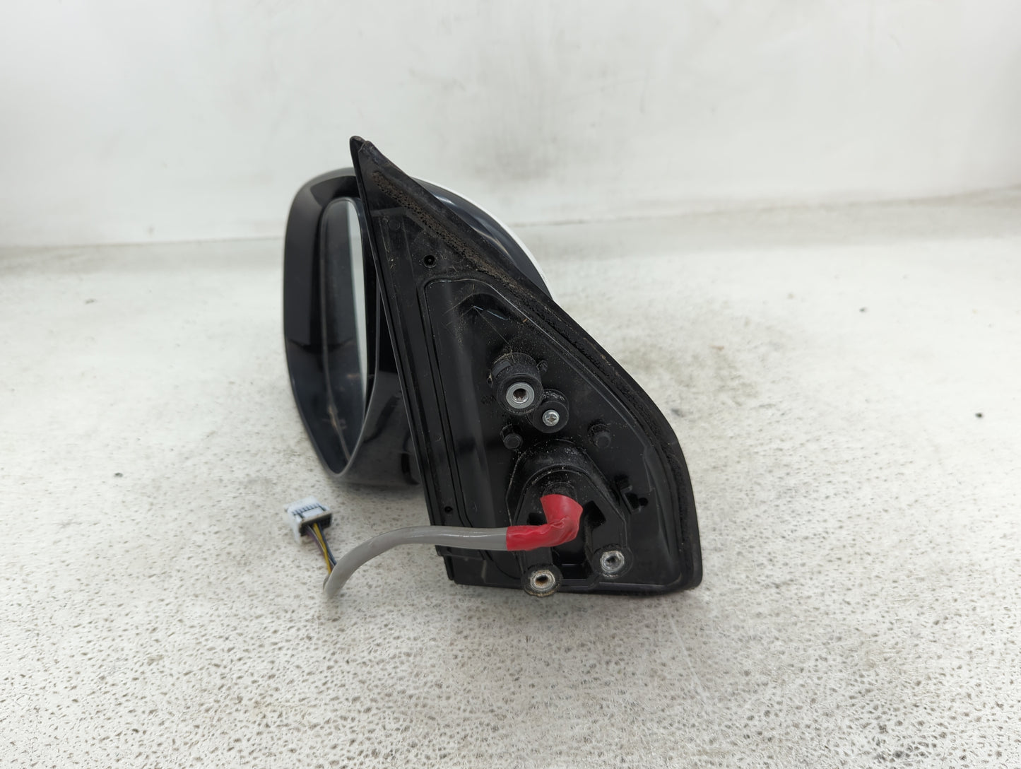 2010-2012 Mitsubishi Outlander Driver Side View Mirror - Left Door Mirror OEM Used - Oemusedautoparts1.com