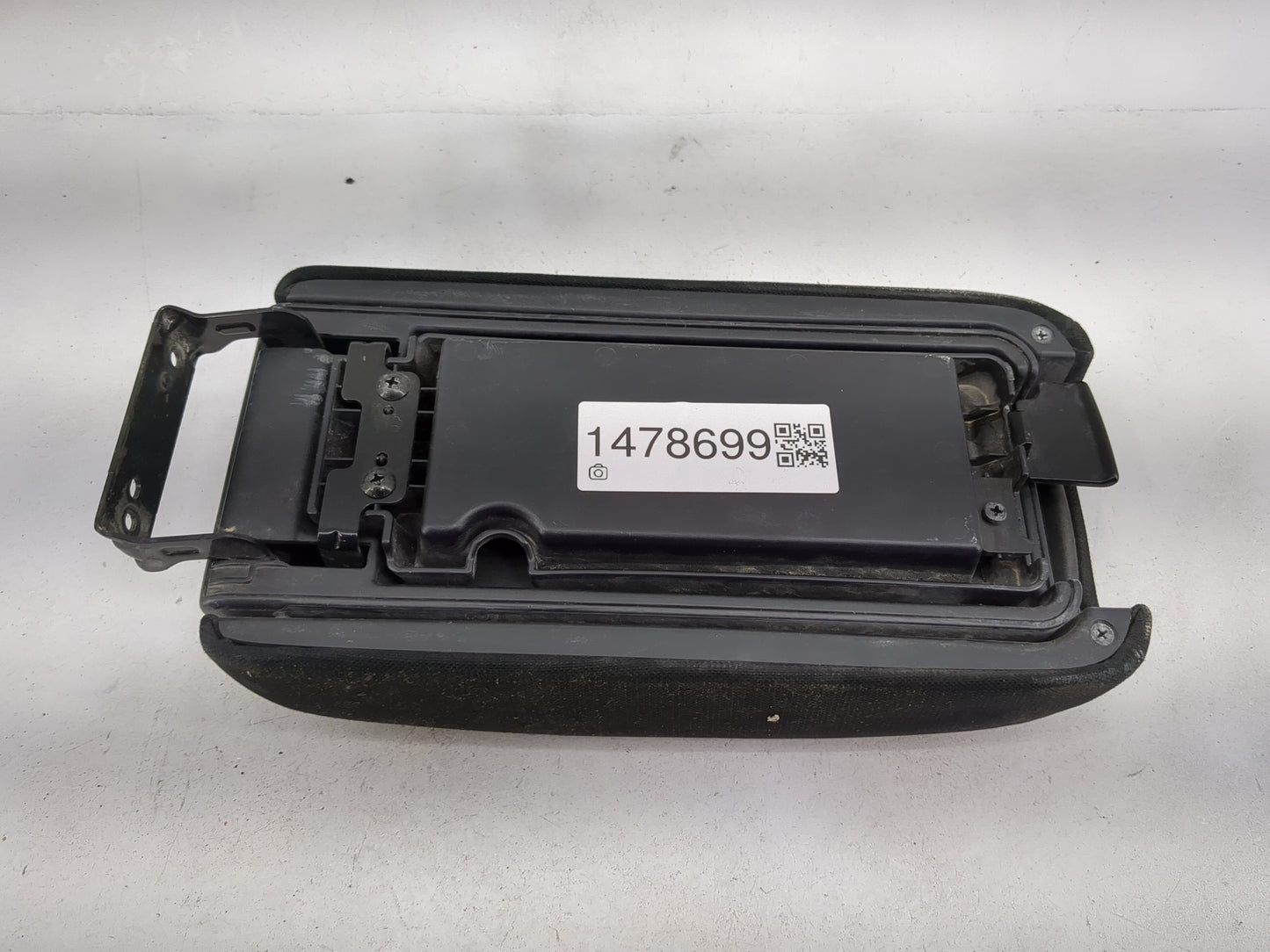 2010-2013 Mitsubishi Outlander Center Console Armrest Cover Lid Fits Fits 2010 2011 2012 2013 OEM Used Auto Parts - Oemuseda