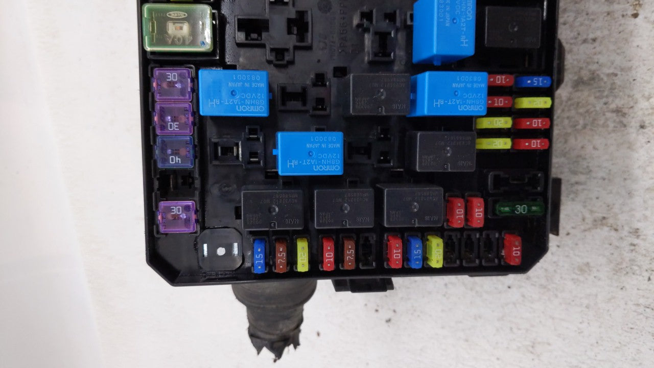 2010-2013 Mitsubishi Outlander Fusebox Fuse Box Panel Relay Module Fits Fits 2010 2011 2012 2013 OEM Used Auto Parts - Oemus