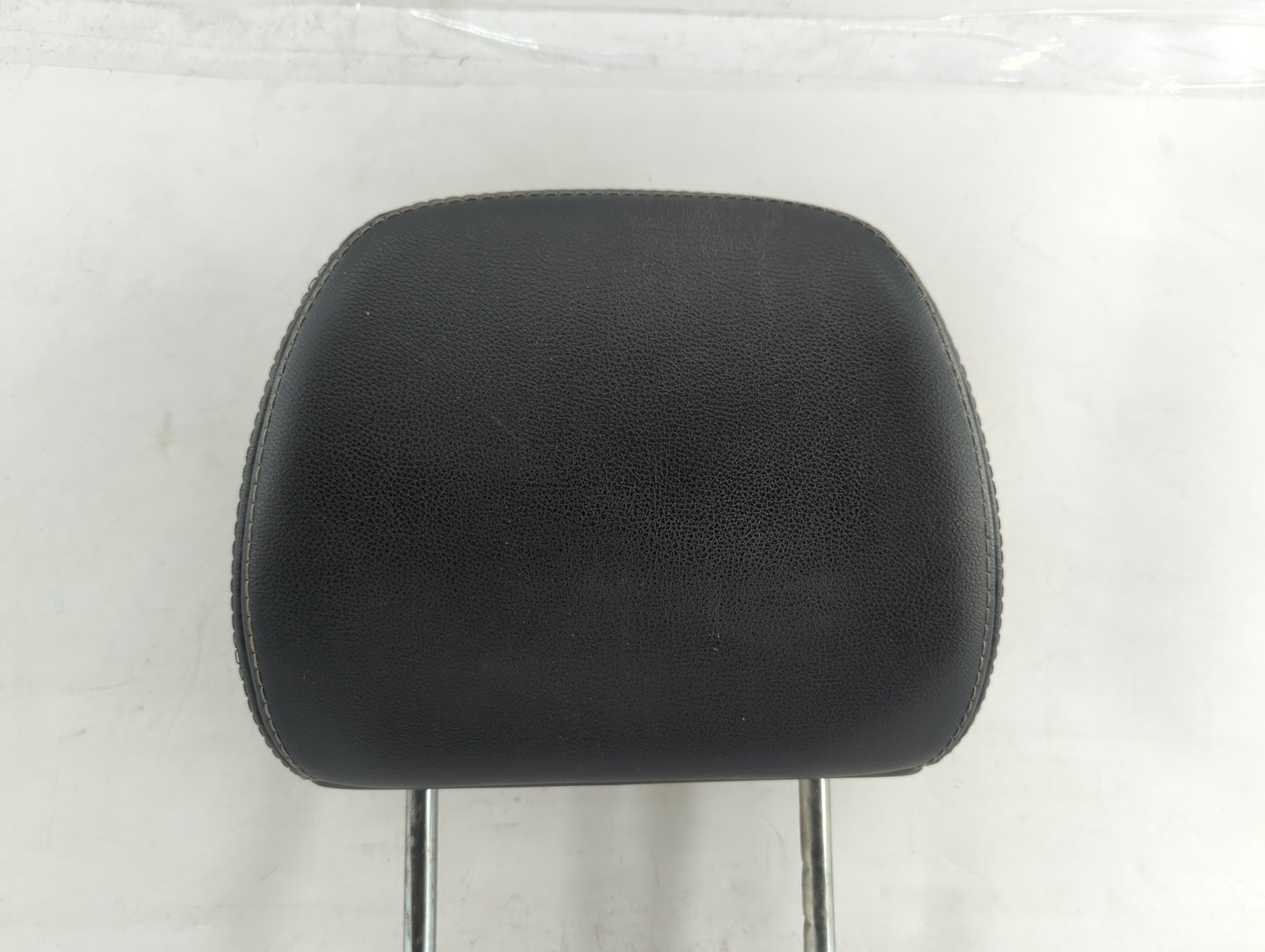 2007-2008 Mitsubishi Outlander Headrest Head Rest Rear Seat Fits Fits 2007 2008 OEM Used Auto Parts - Oemusedautoparts1.com