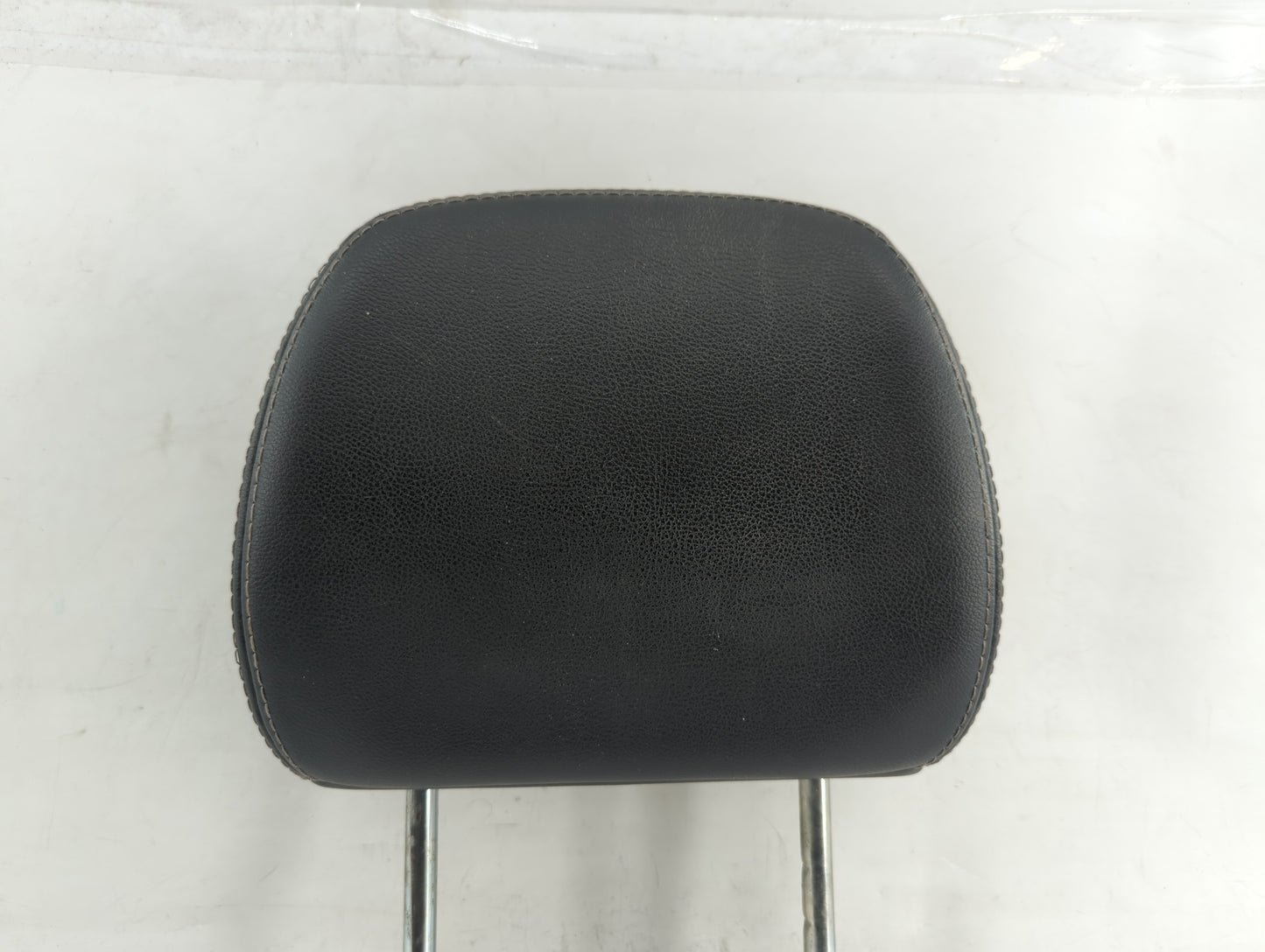 2007-2008 Mitsubishi Outlander Headrest Head Rest Rear Seat Fits Fits 2007 2008 OEM Used Auto Parts - Oemusedautoparts1.com
