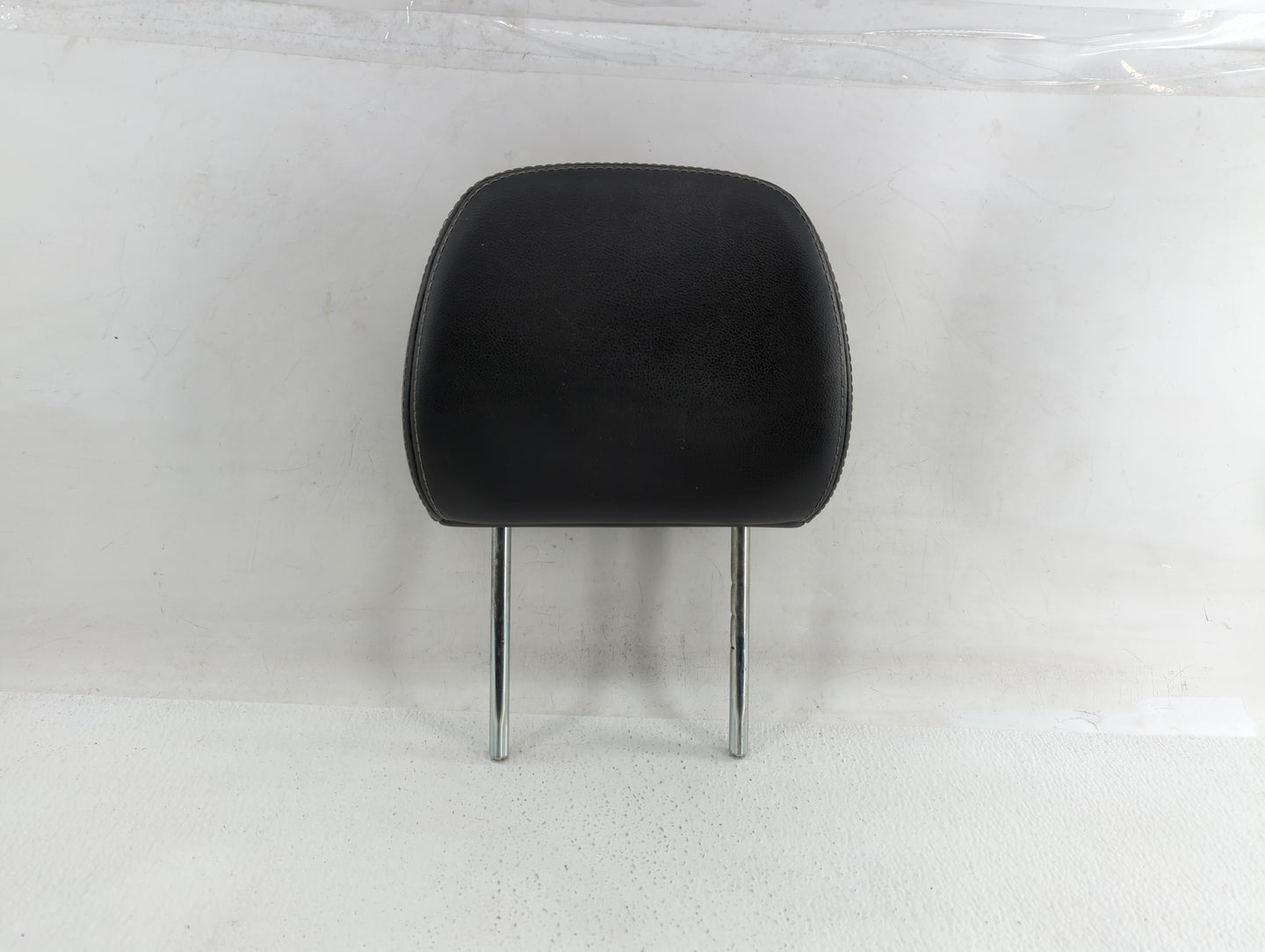 2007-2008 Mitsubishi Outlander Headrest Head Rest Rear Seat Fits Fits 2007 2008 OEM Used Auto Parts - Oemusedautoparts1.com