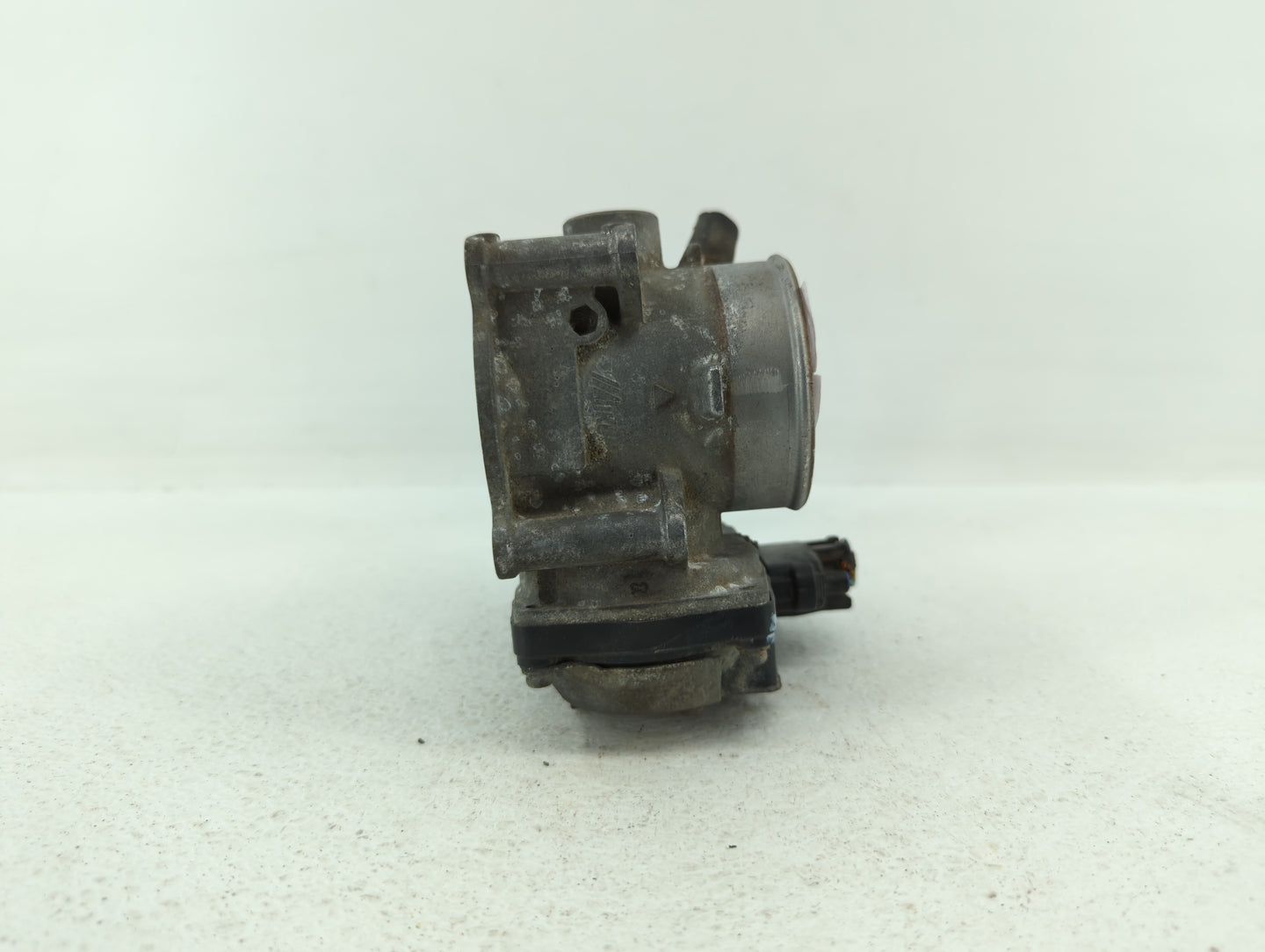 2008 Mitsubishi Outlander Throttle Body P/N:67020 57020 Fits OEM Used Auto Parts - Oemusedautoparts1.com