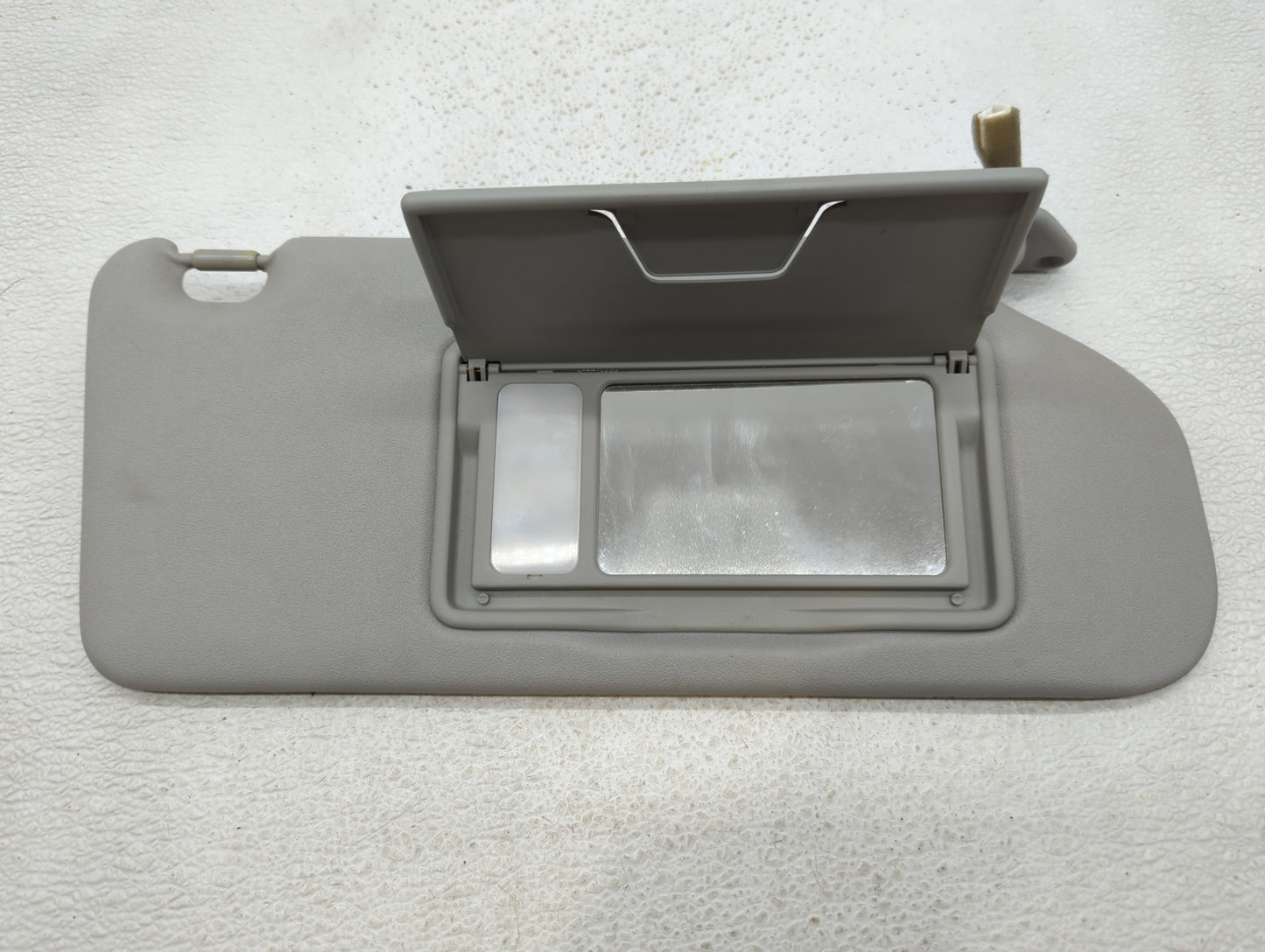 2010-2011 Mitsubishi Outlander Sun Visor Shade Replacement Passenger Right Mirror Fits Fits 2010 2011 2012 OEM Used Auto Par