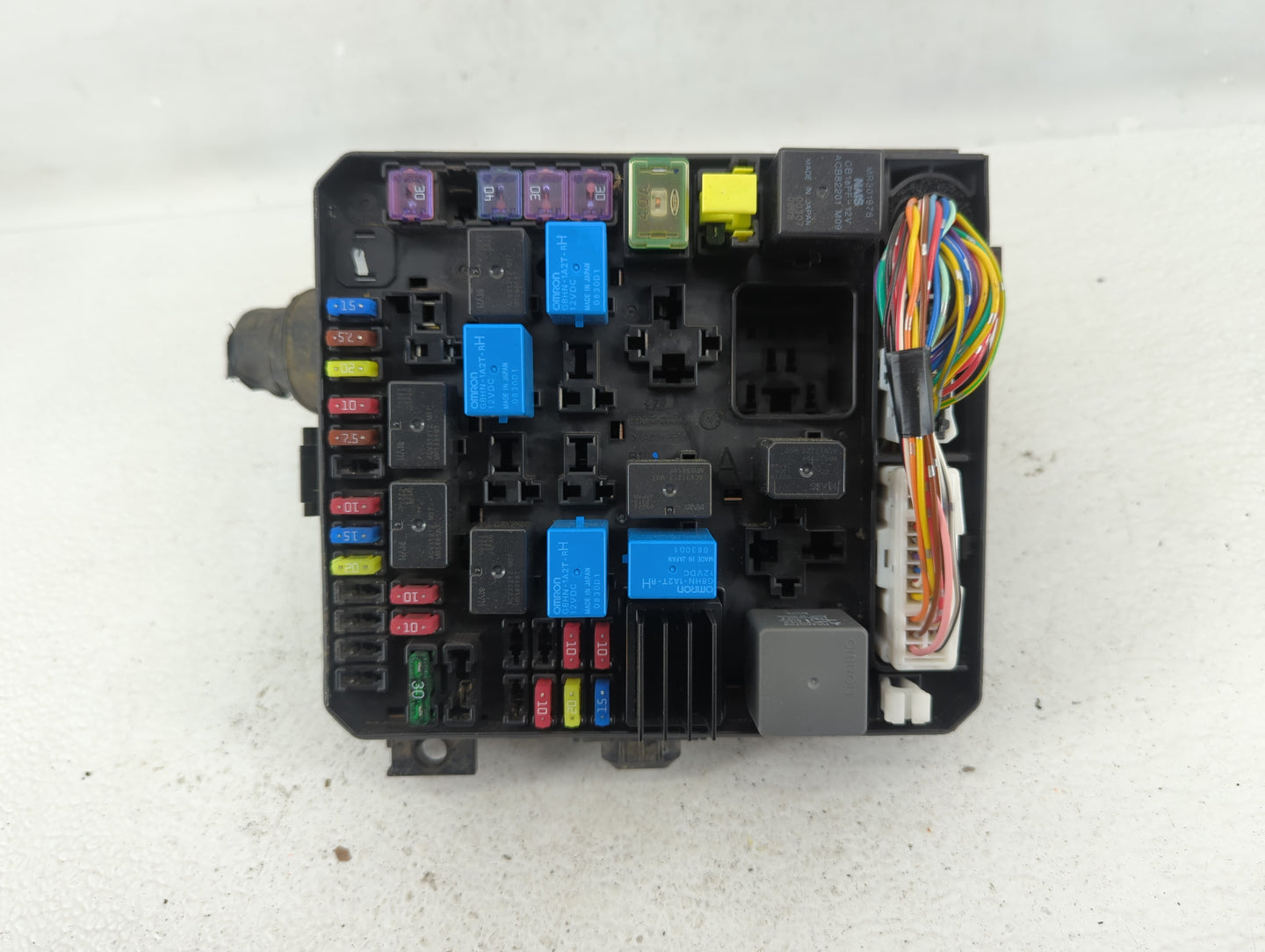 2010 Mitsubishi Outlander Fusebox Fuse Box Panel Relay Module P/N:8565A024 Fits OEM Used Auto Parts - Oemusedautoparts1.com