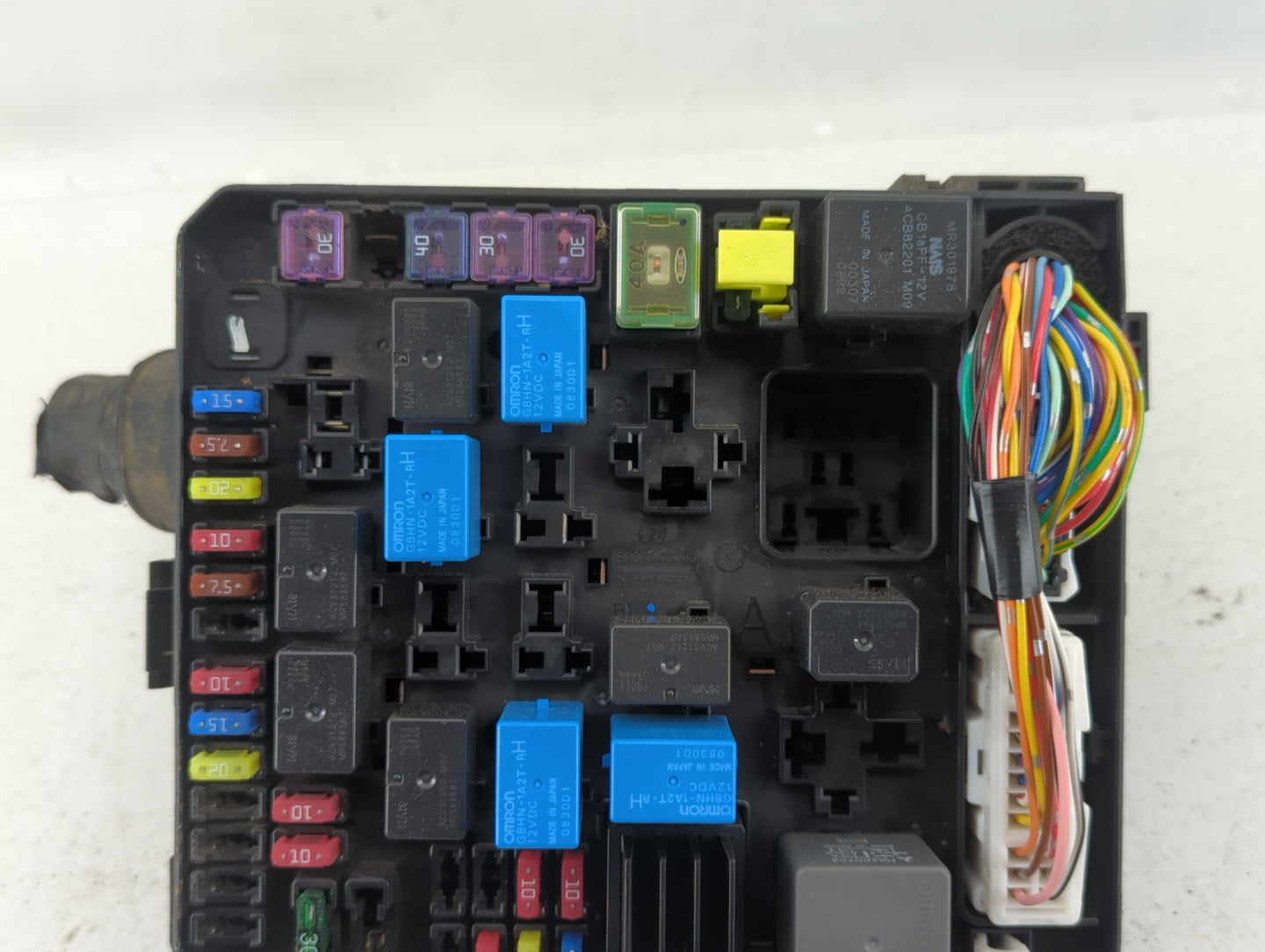 2010 Mitsubishi Outlander Fusebox Fuse Box Panel Relay Module P/N:8565A024 Fits OEM Used Auto Parts - Oemusedautoparts1.com