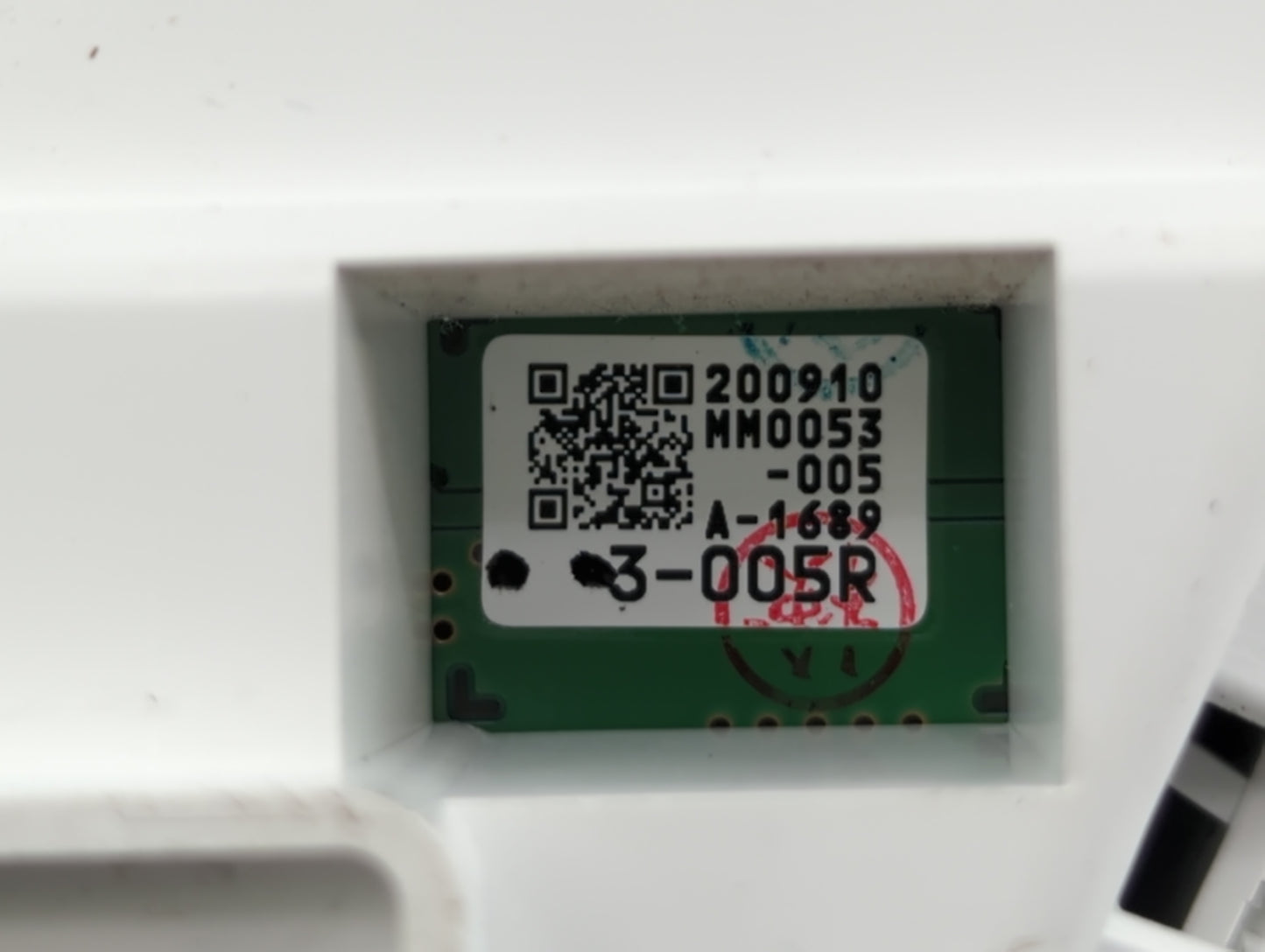 2010 Mitsubishi Outlander Instrument Cluster Speedometer Gauges P/N:200910 Fits OEM Used Auto Parts - Oemusedautoparts1.com