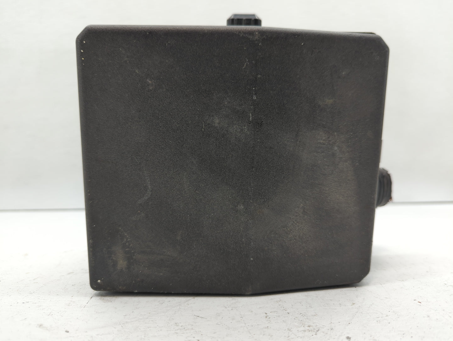 2010 Mitsubishi Outlander Fusebox Fuse Box Panel Relay Module P/N:8565A139 Fits OEM Used Auto Parts - Oemusedautoparts1.com