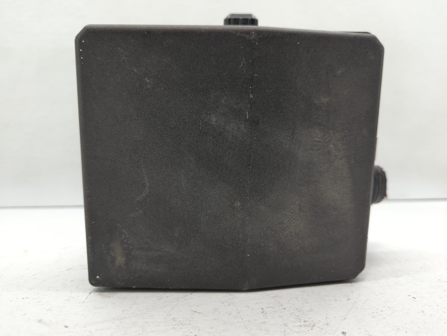 2010 Mitsubishi Outlander Fusebox Fuse Box Panel Relay Module P/N:8565A139 Fits OEM Used Auto Parts - Oemusedautoparts1.com