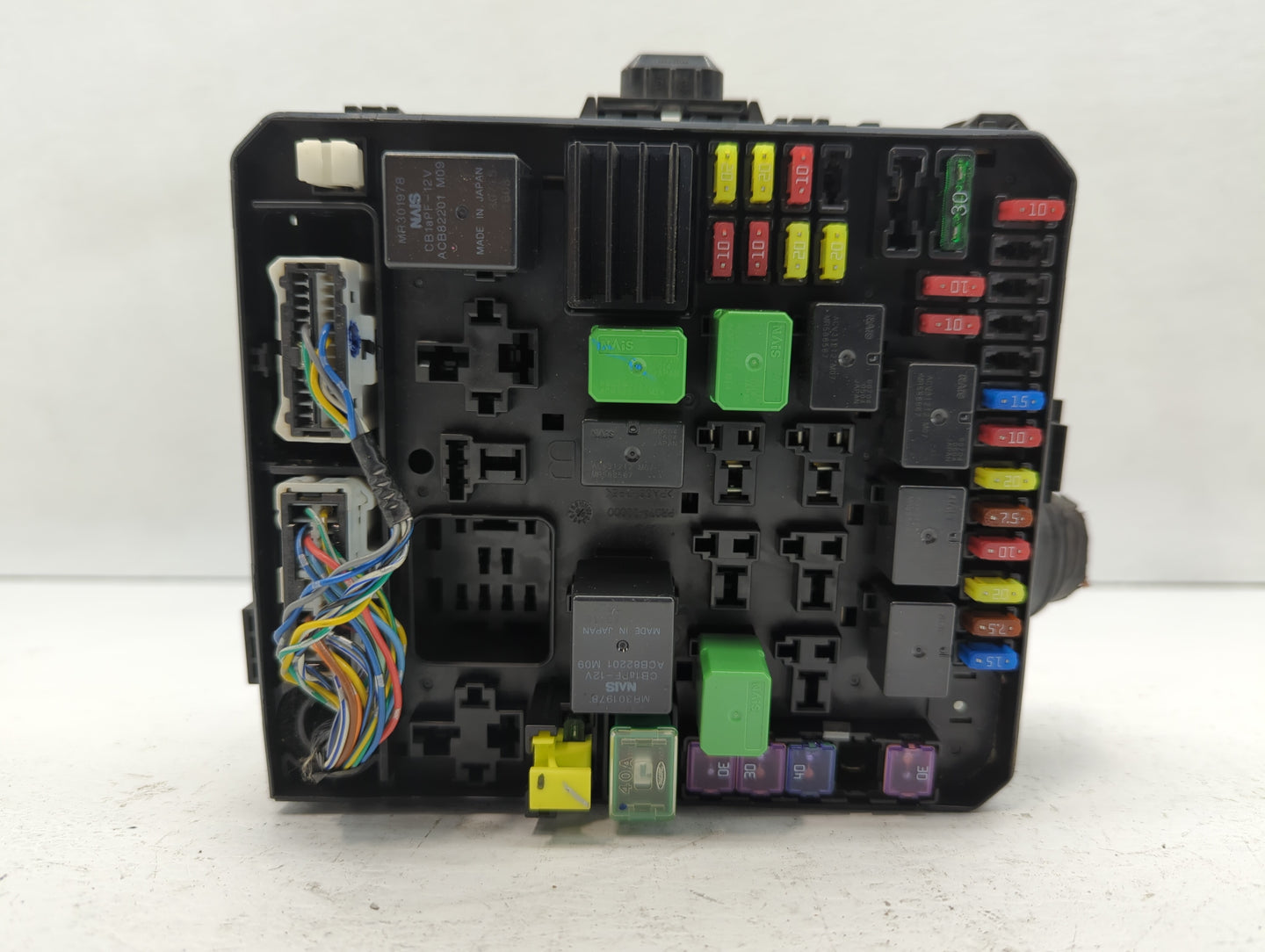 2010 Mitsubishi Outlander Fusebox Fuse Box Panel Relay Module P/N:8565A139 Fits OEM Used Auto Parts - Oemusedautoparts1.com