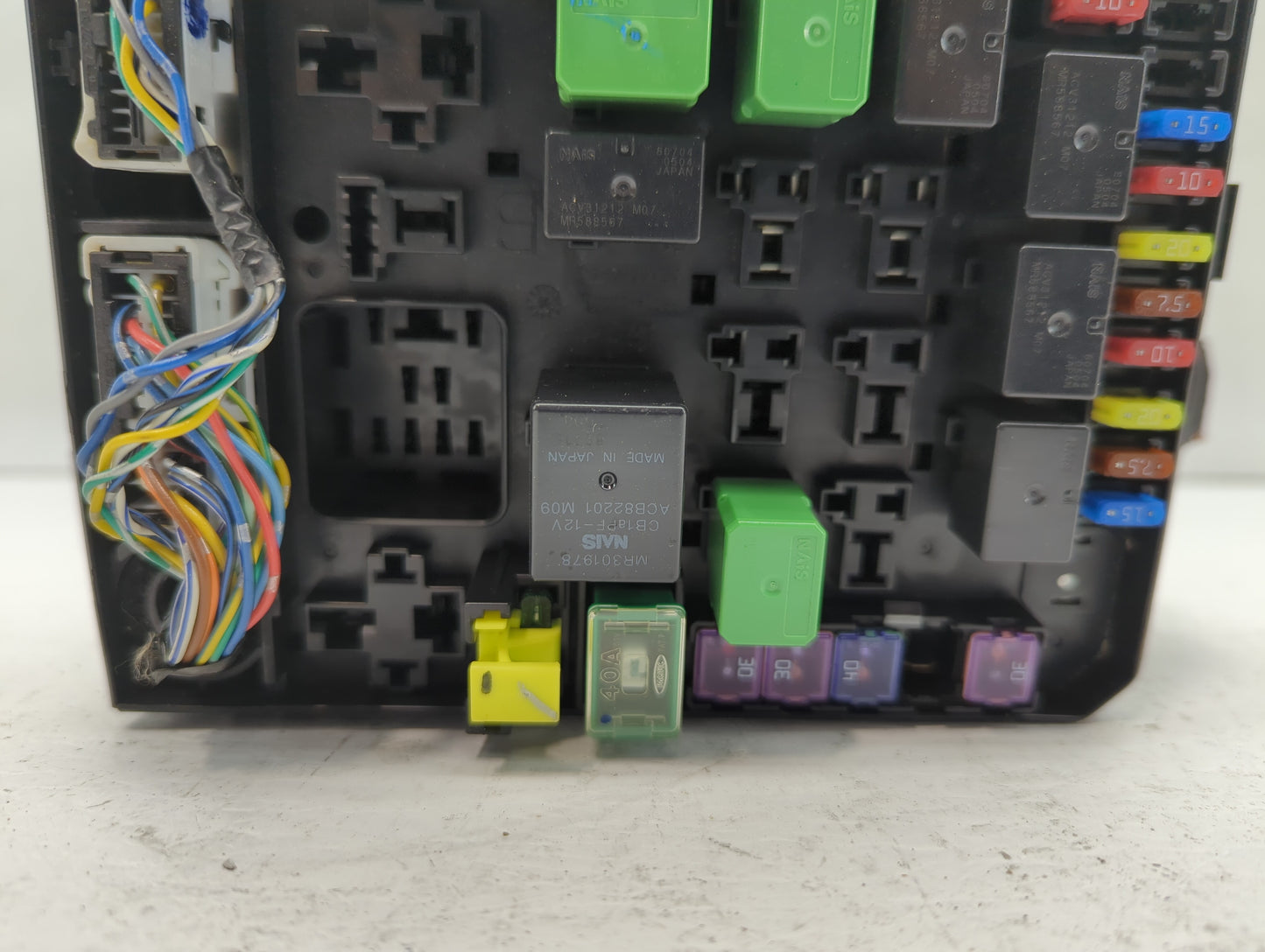 2010 Mitsubishi Outlander Fusebox Fuse Box Panel Relay Module P/N:8565A139 Fits OEM Used Auto Parts - Oemusedautoparts1.com
