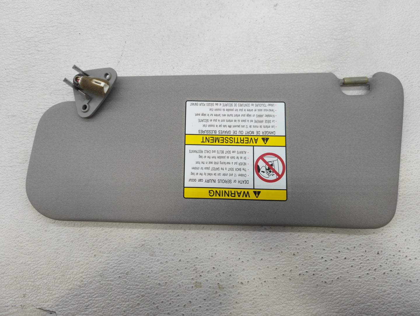 2010-2011 Mitsubishi Outlander Sun Visor Shade Replacement Passenger Right Mirror Fits Fits 2010 2011 2012 OEM Used Auto Par