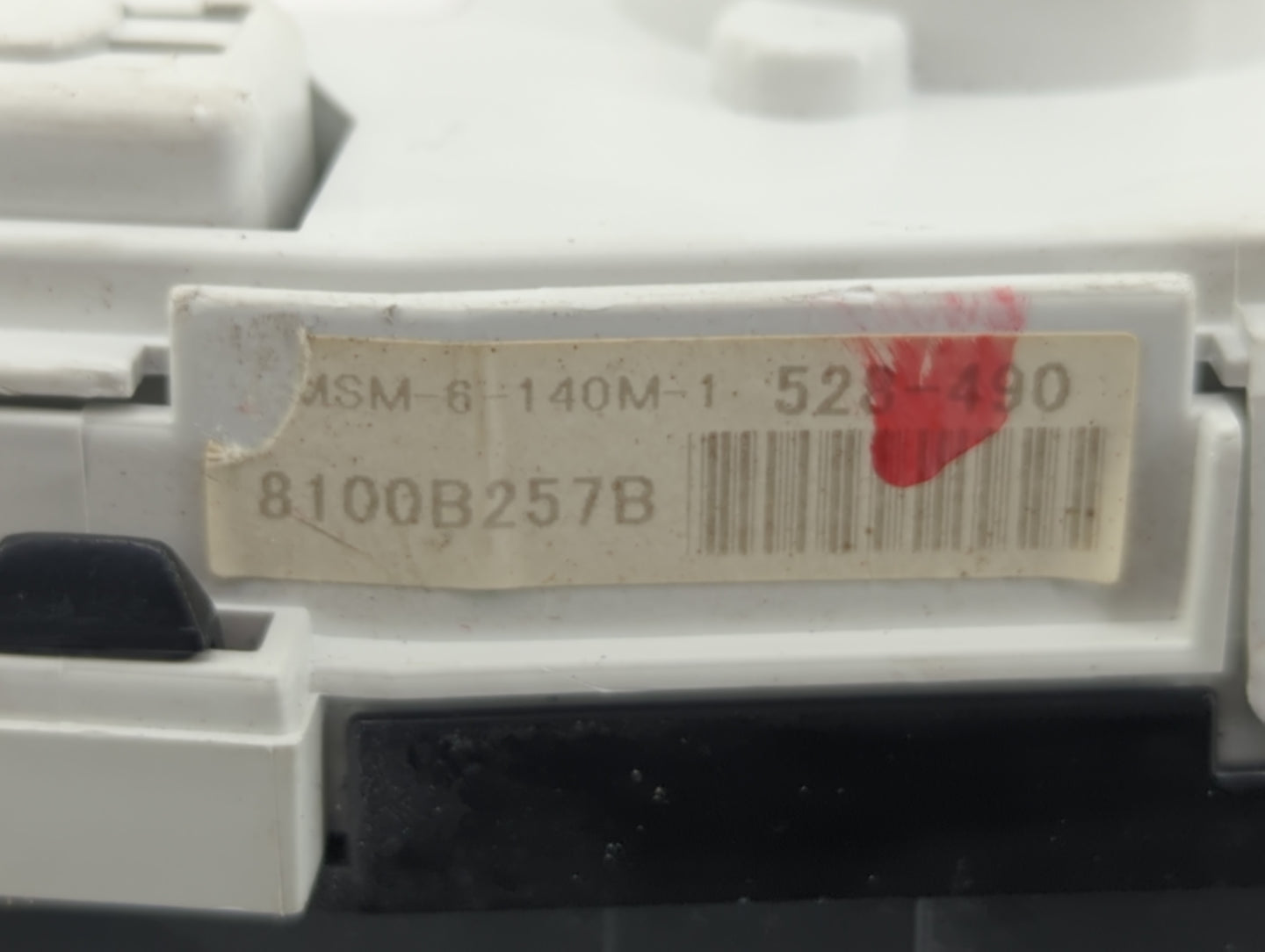 2010 Mitsubishi Outlander Instrument Cluster Speedometer Gauges P/N:528-490 8100B257B Fits OEM Used Auto Parts - Oemusedauto