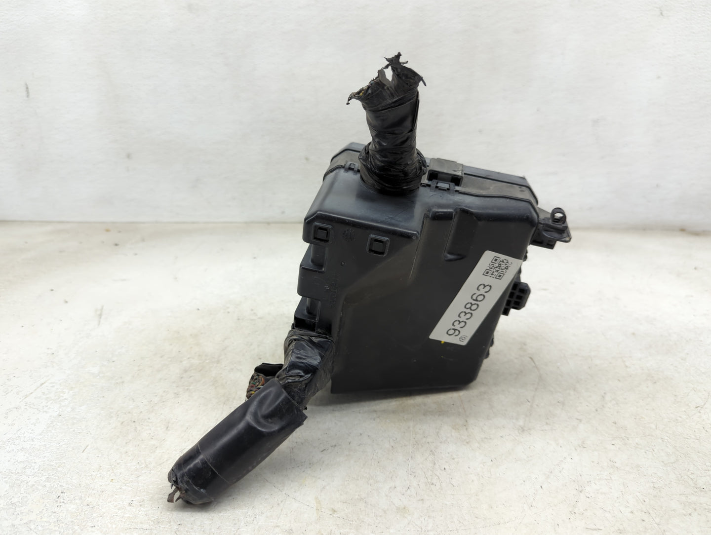 2010 Mitsubishi Outlander Fusebox Fuse Box Panel Relay Module Fits OEM Used Auto Parts - Oemusedautoparts1.com